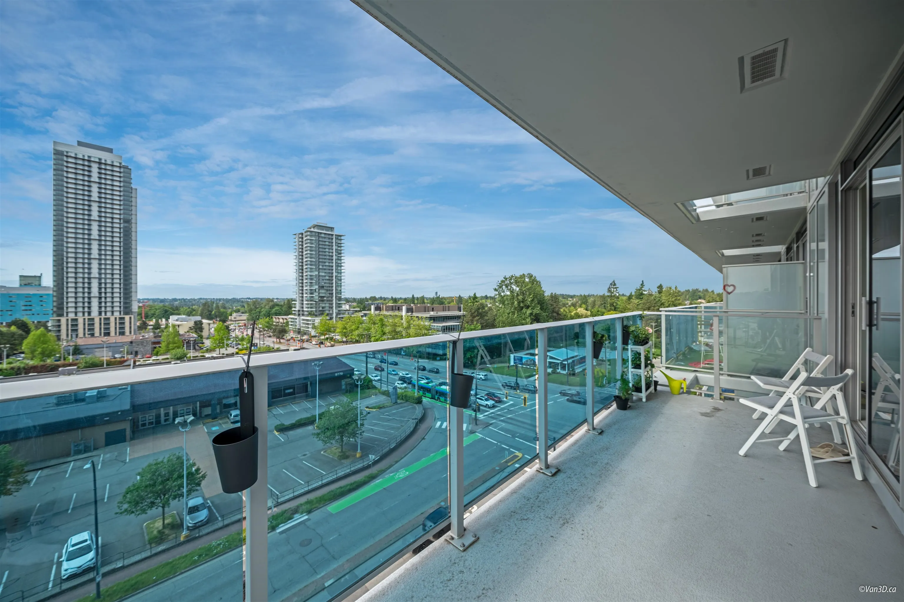 711 13615 Fraser Highway