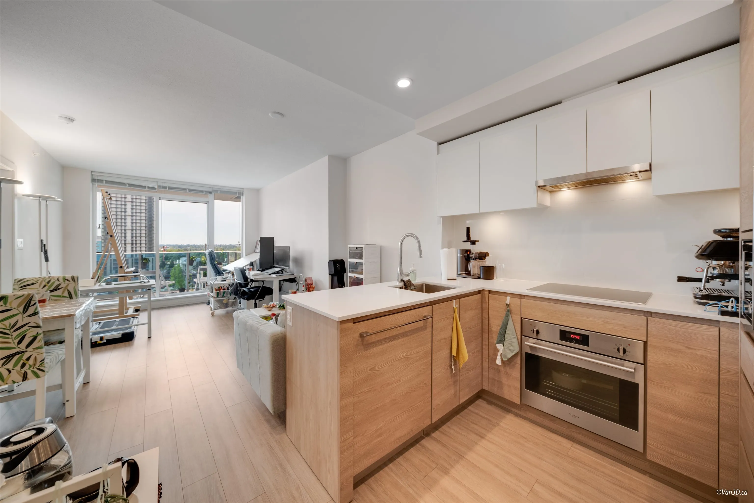 711 13615 Fraser Highway