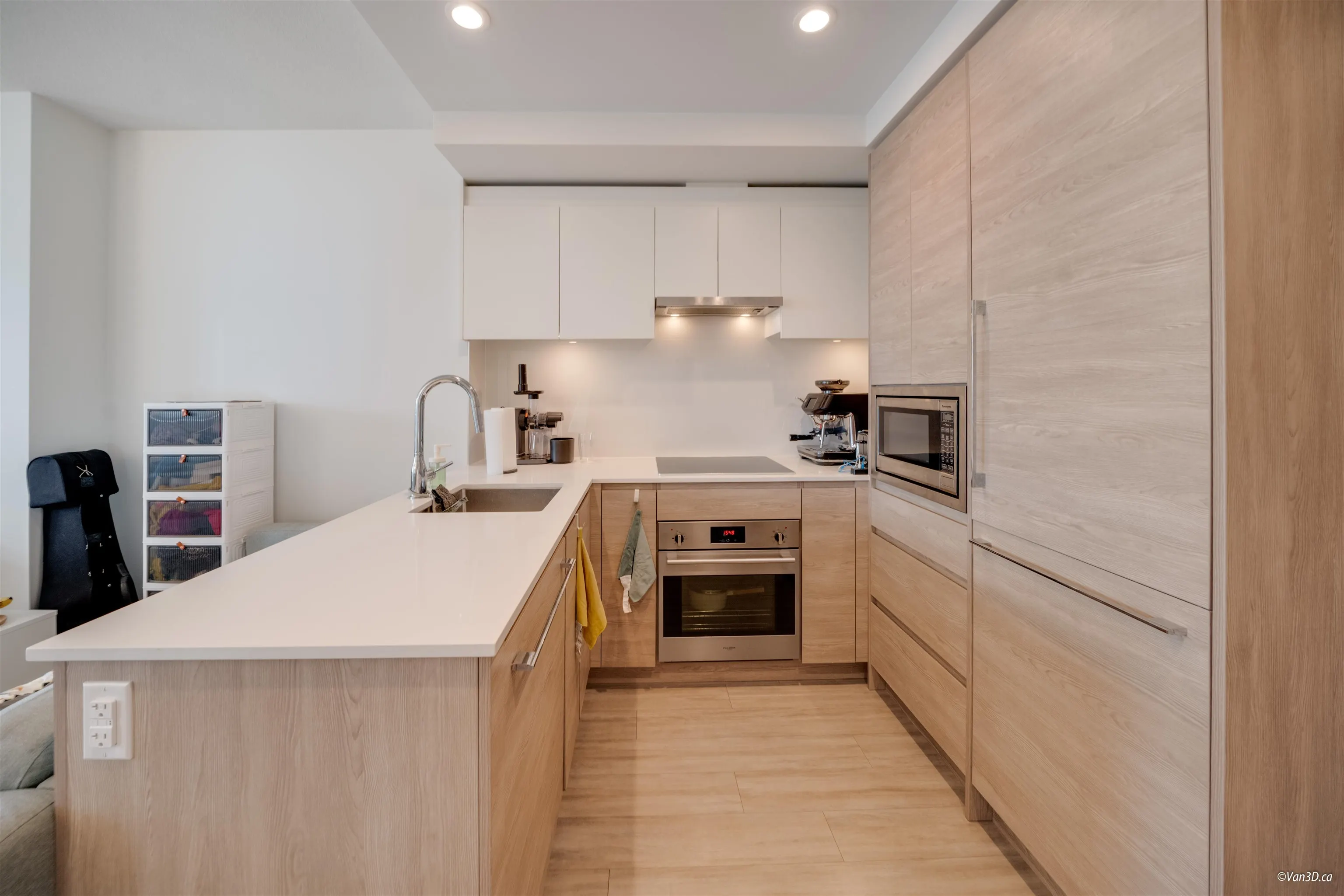 711 13615 Fraser Highway