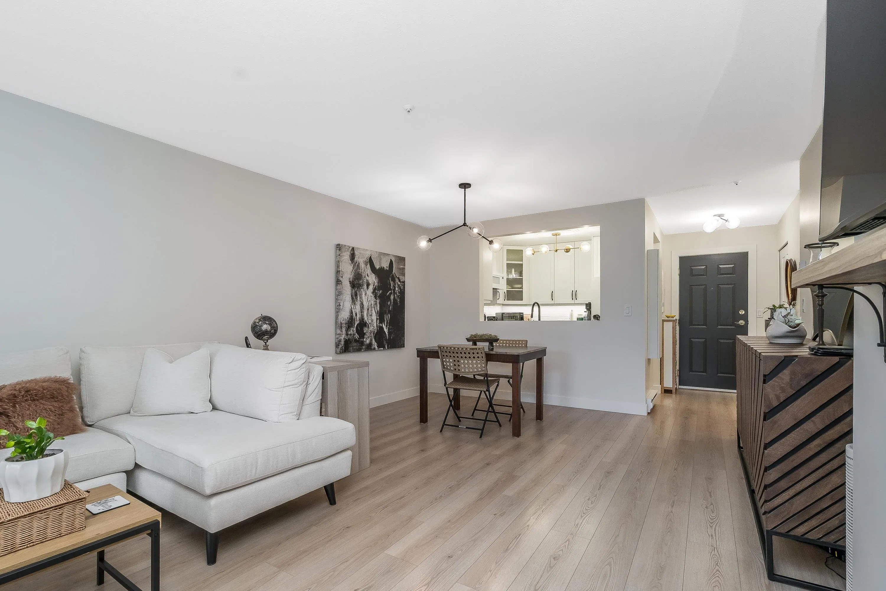 102 20448 Park Avenue