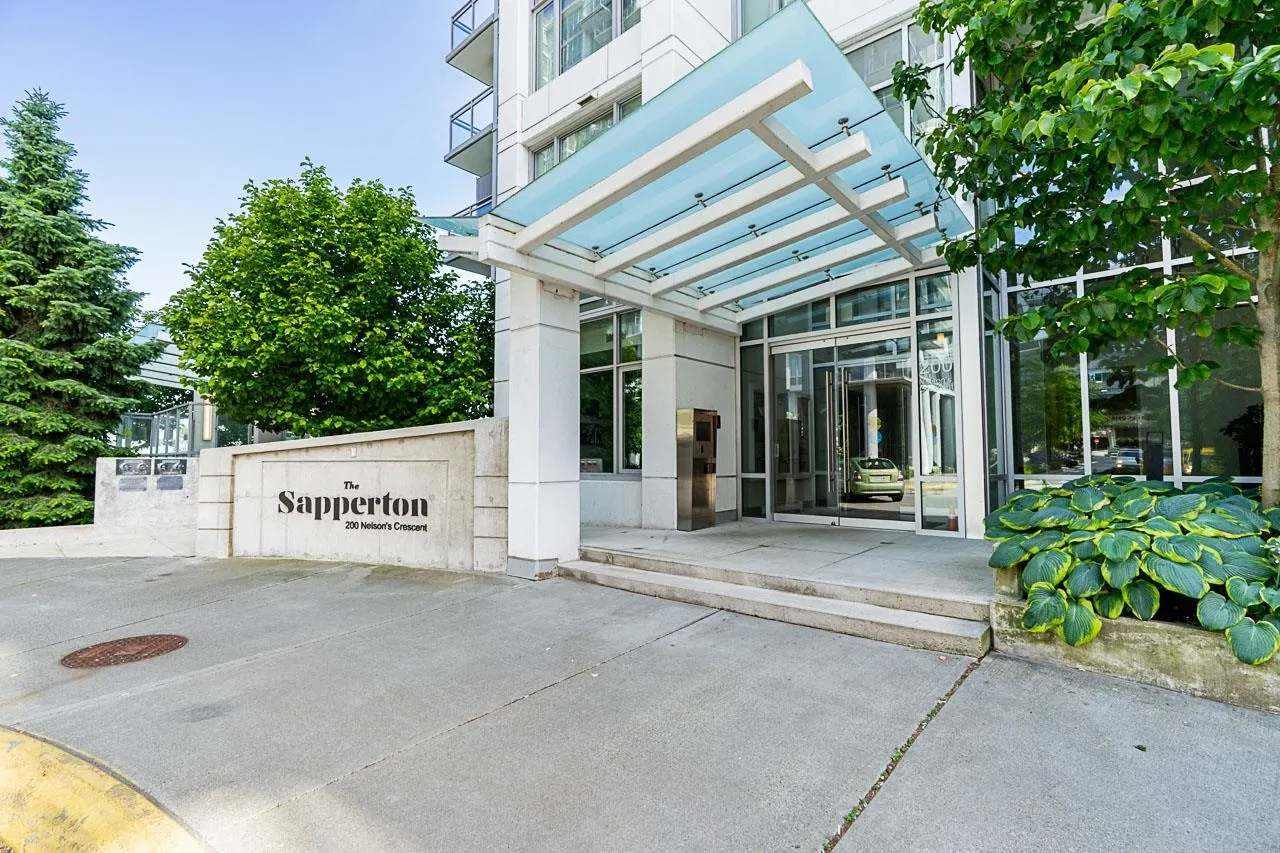 708 200 Nelson's Crescent