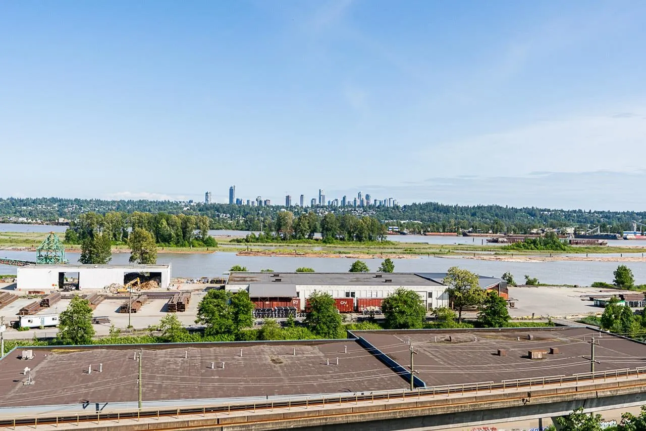 708 200 Nelson's Crescent