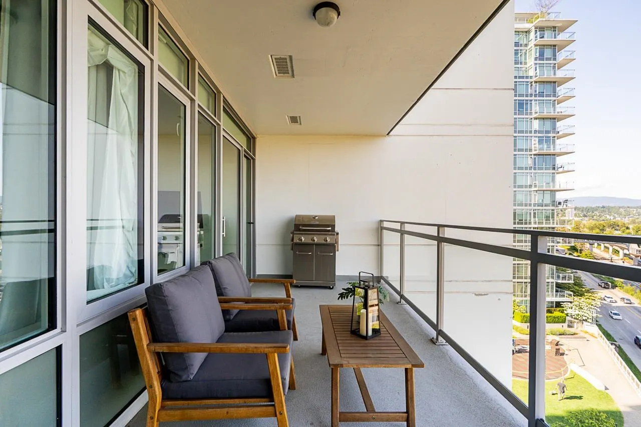 708 200 Nelson's Crescent