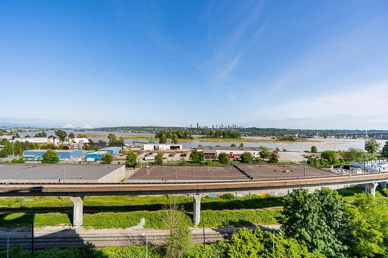 708 200 Nelson's Crescent