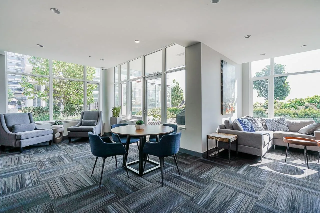 708 200 Nelson's Crescent