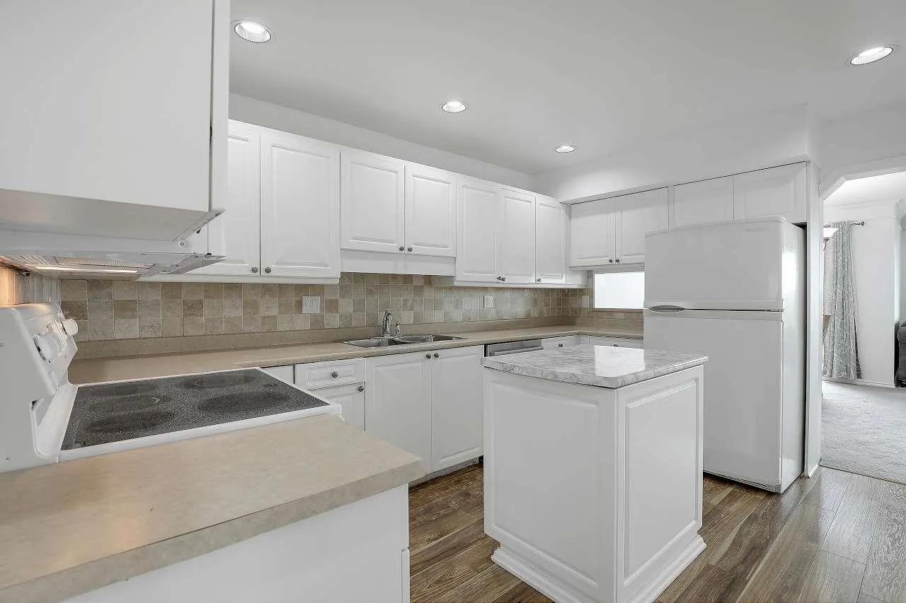 117 1140 Castle Crescent
