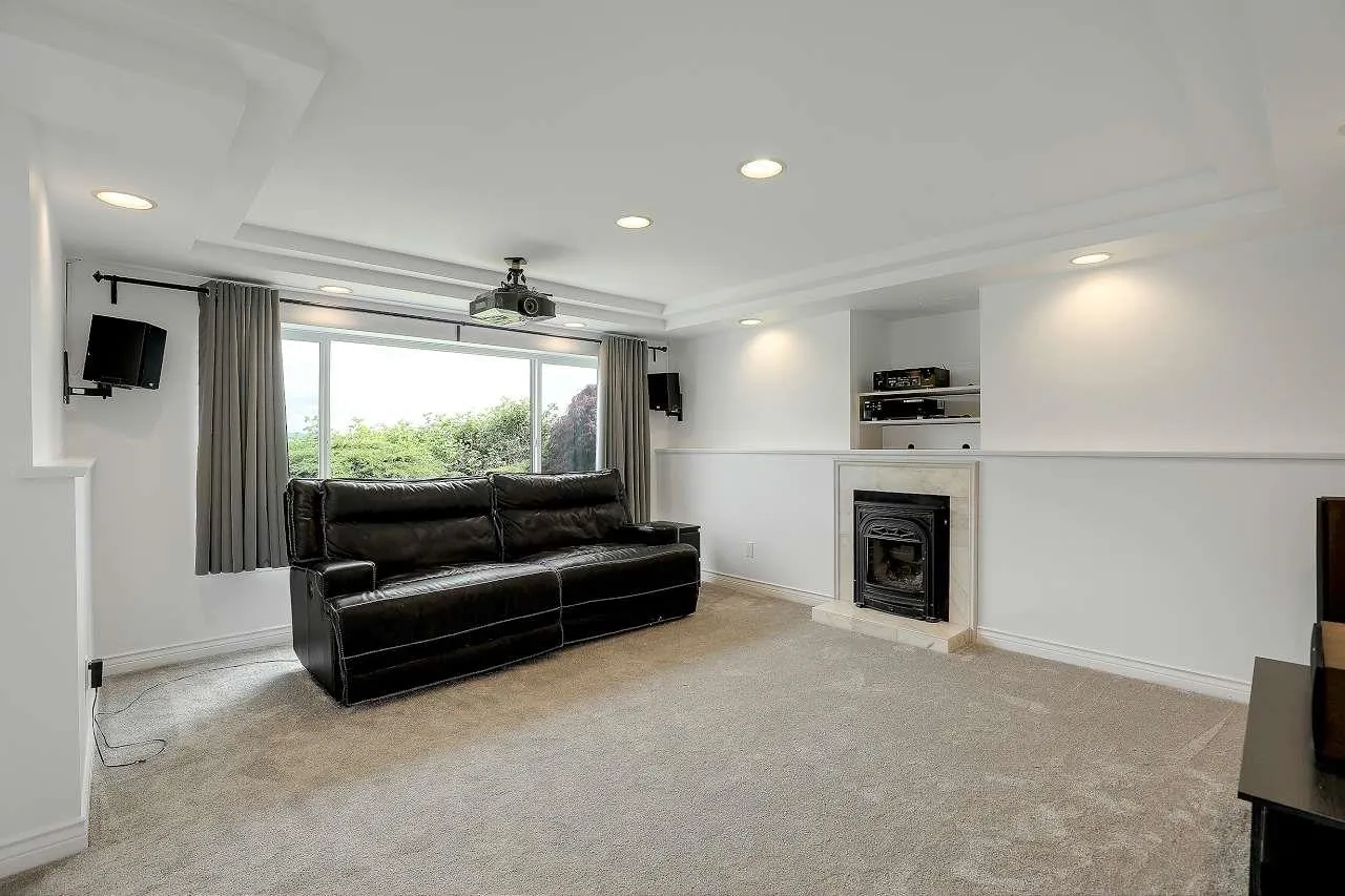 117 1140 Castle Crescent