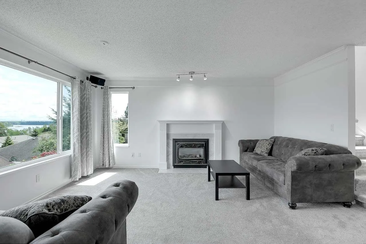 117 1140 Castle Crescent