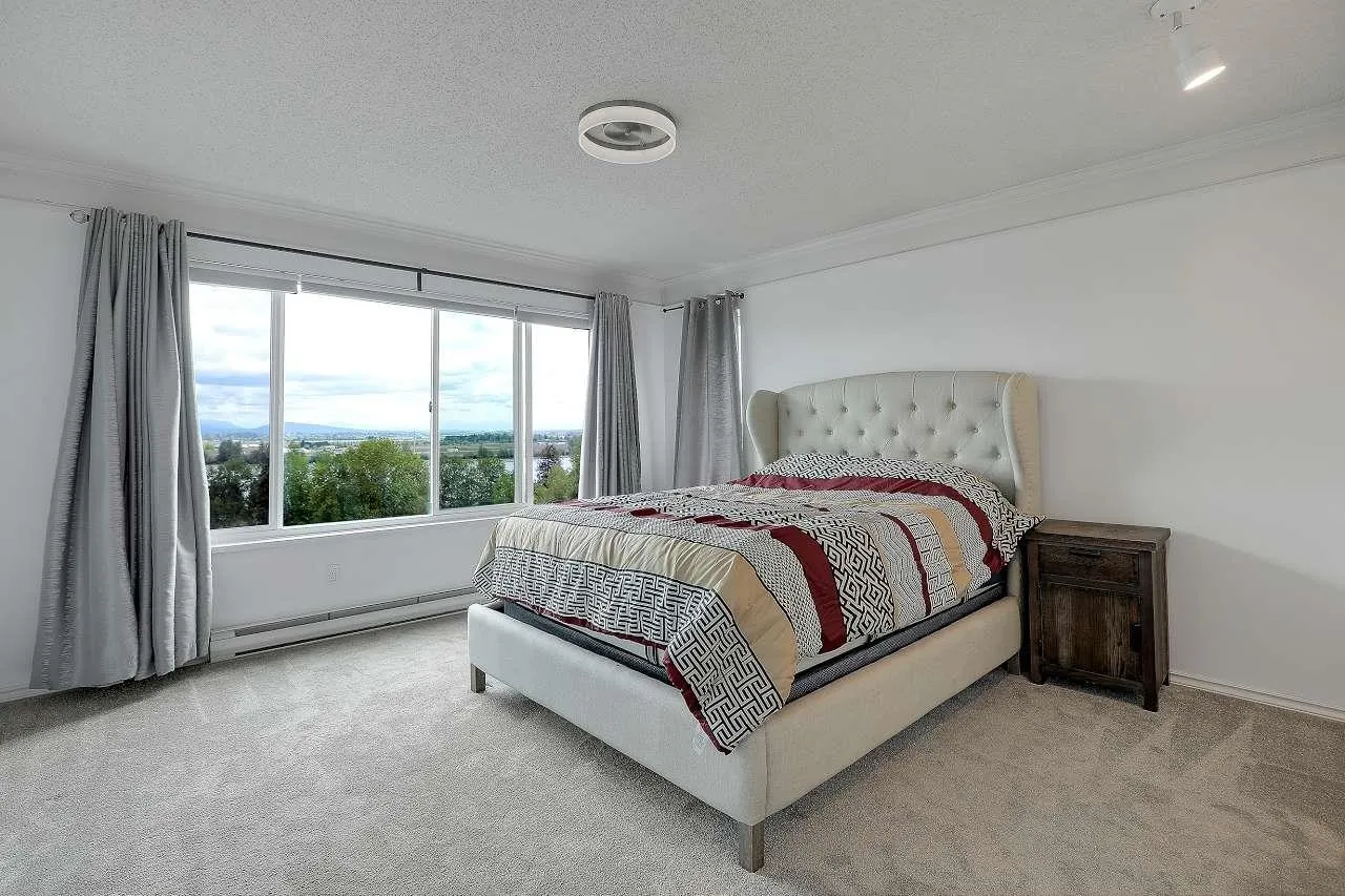117 1140 Castle Crescent