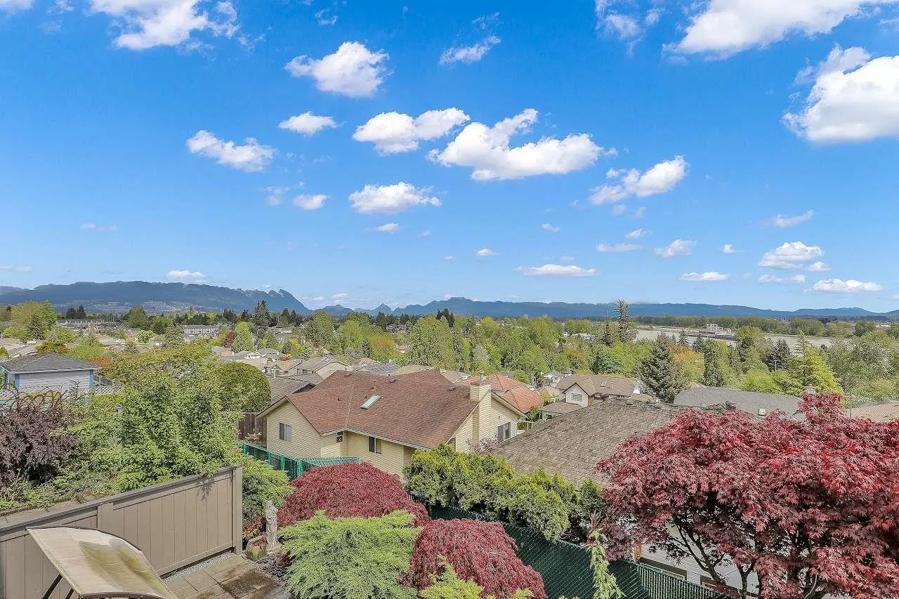 117 1140 Castle Crescent