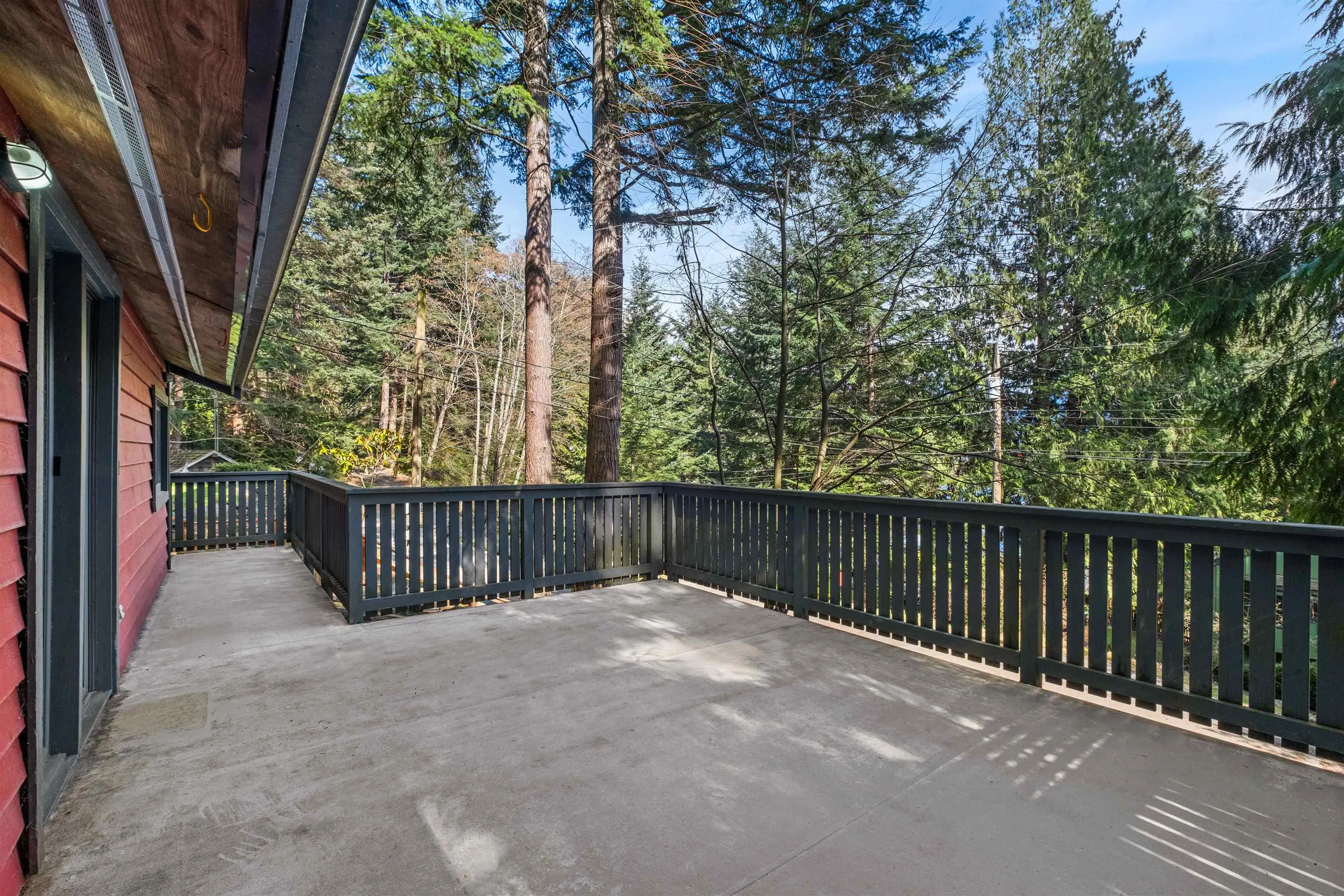 1312 Hillcrest Road
