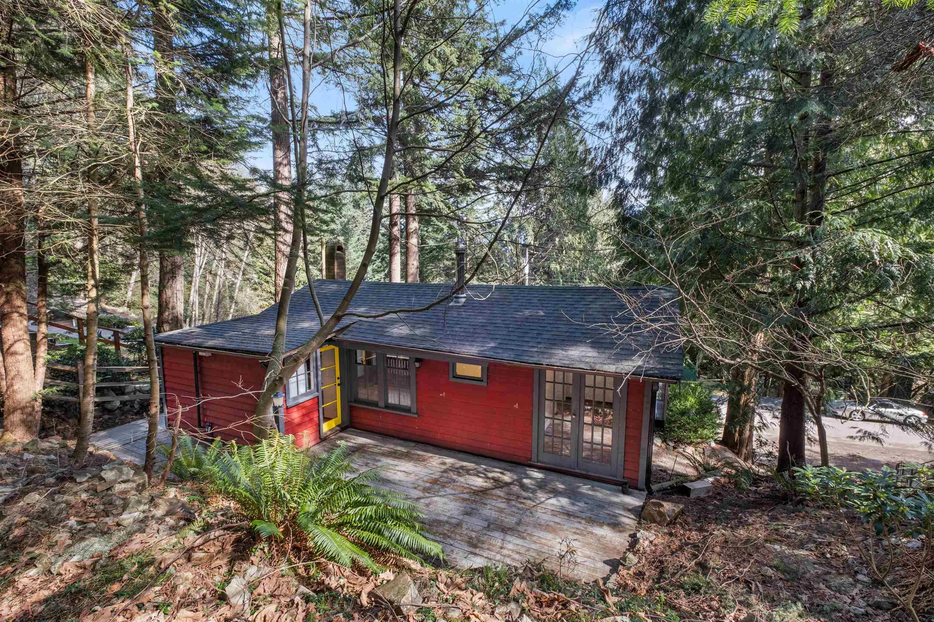 1312 Hillcrest Road