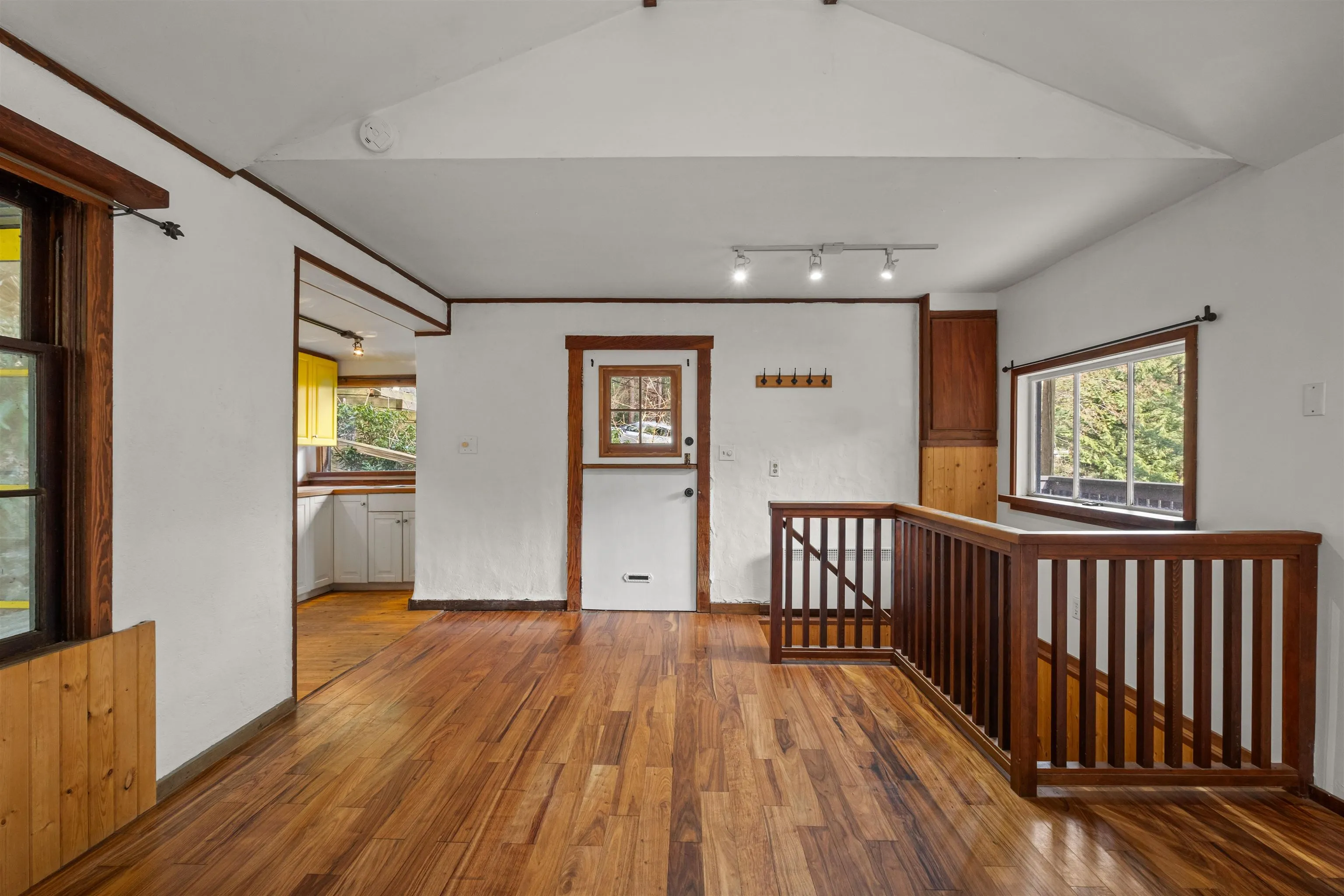 1312 Hillcrest Road
