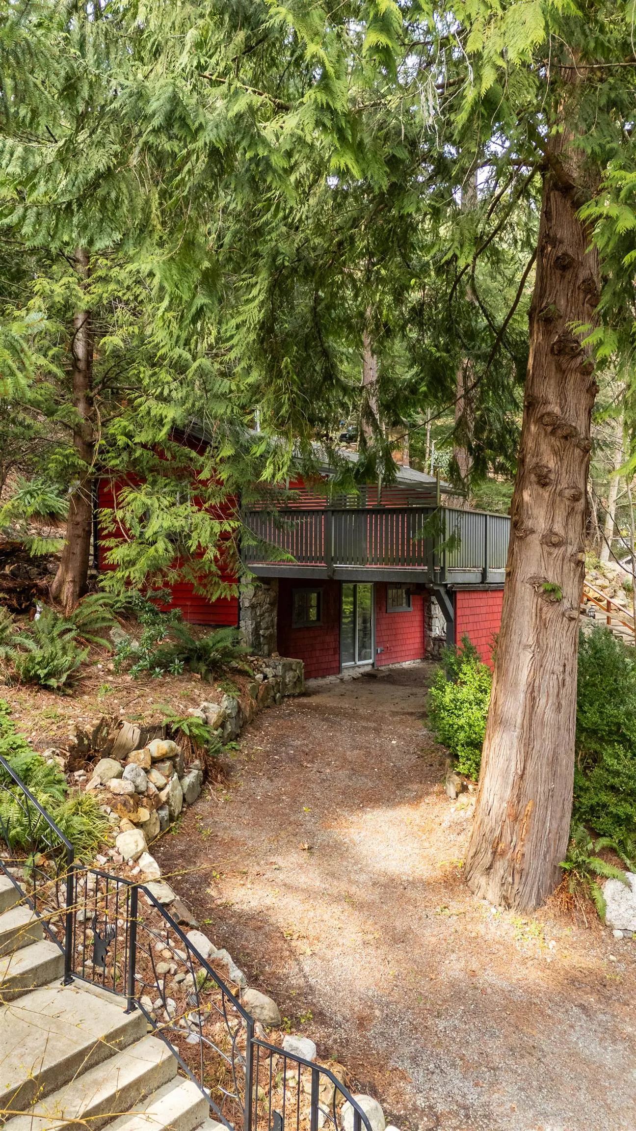 1312 Hillcrest Road