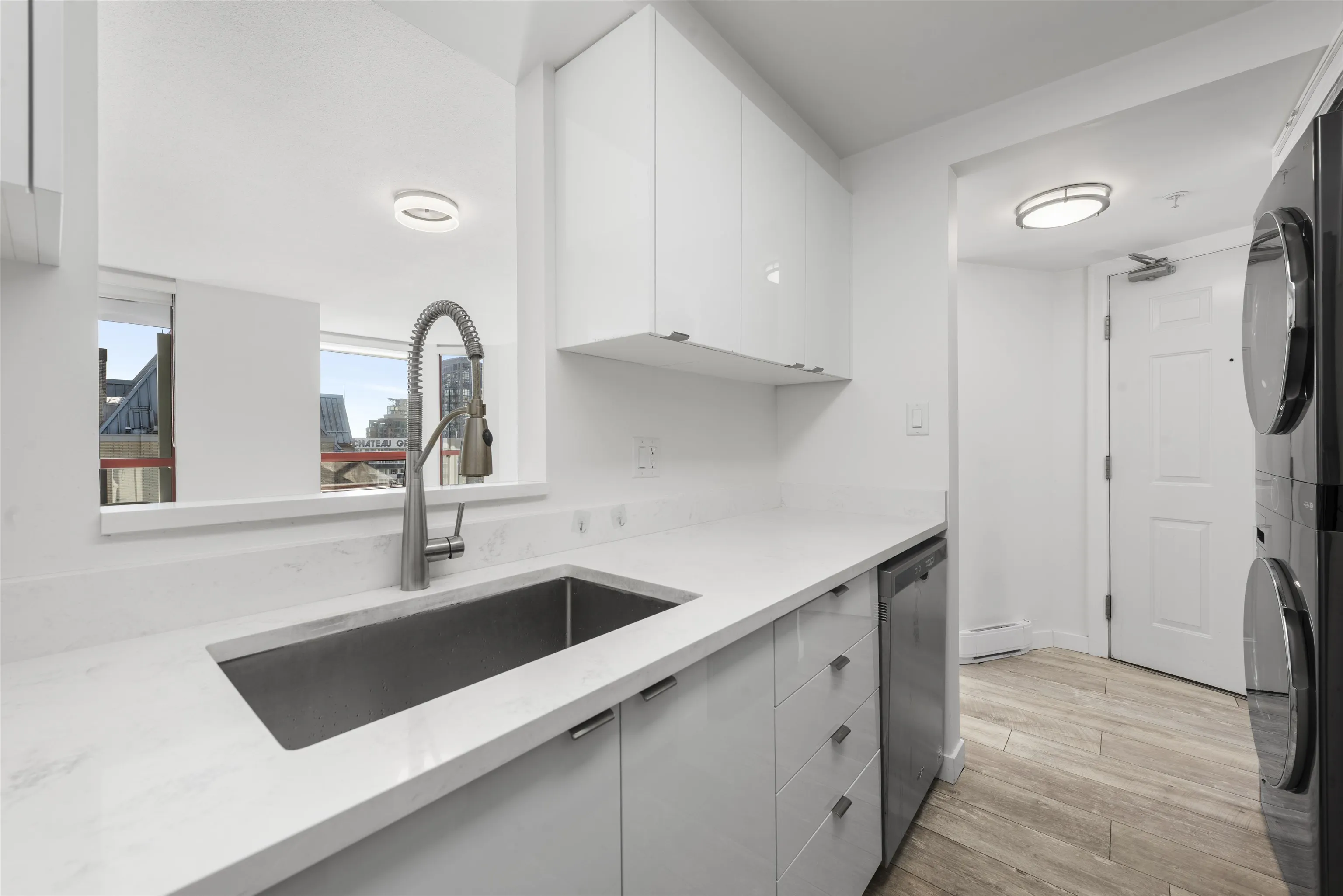 1401 811 Helmcken Street
