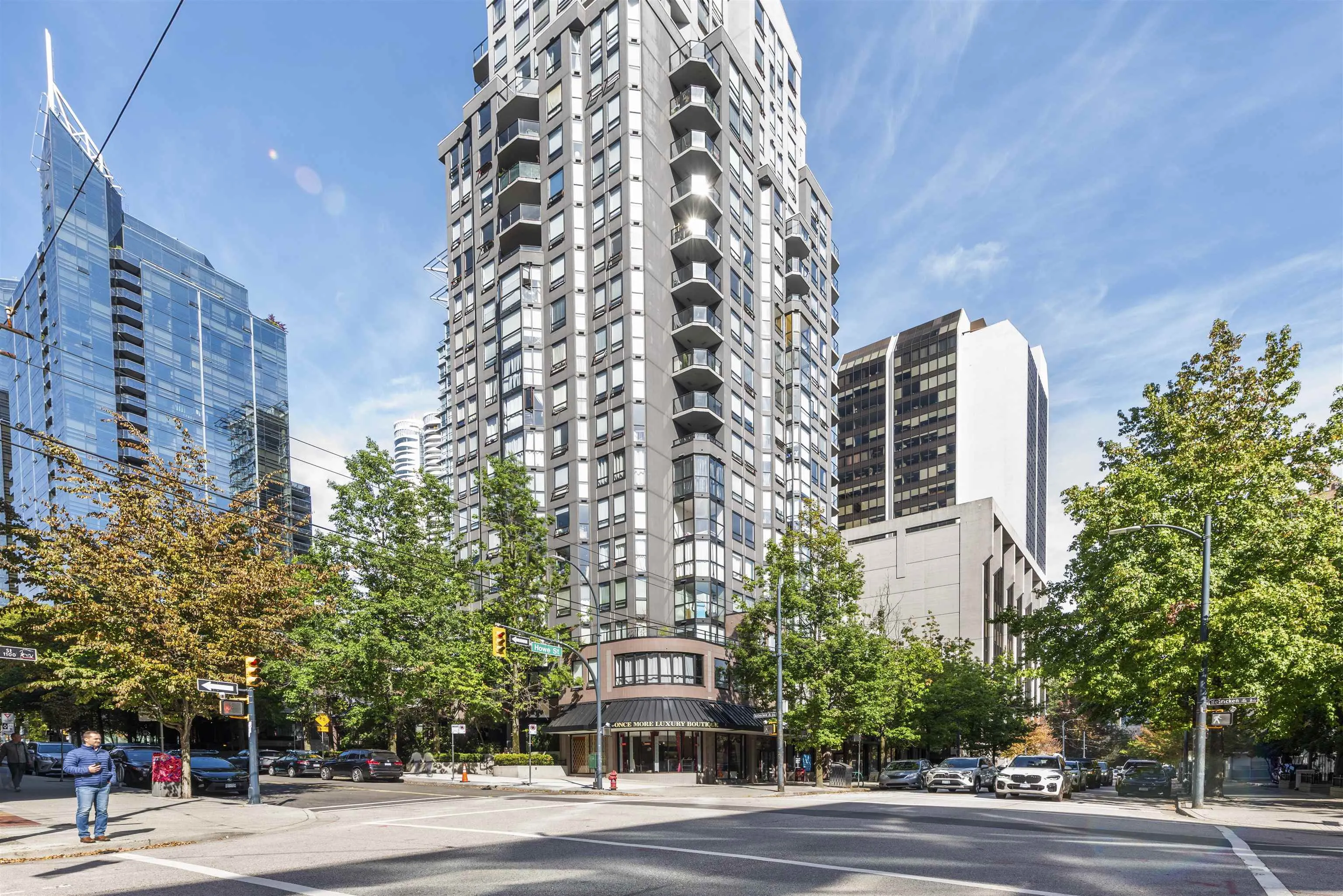 1401 811 Helmcken Street