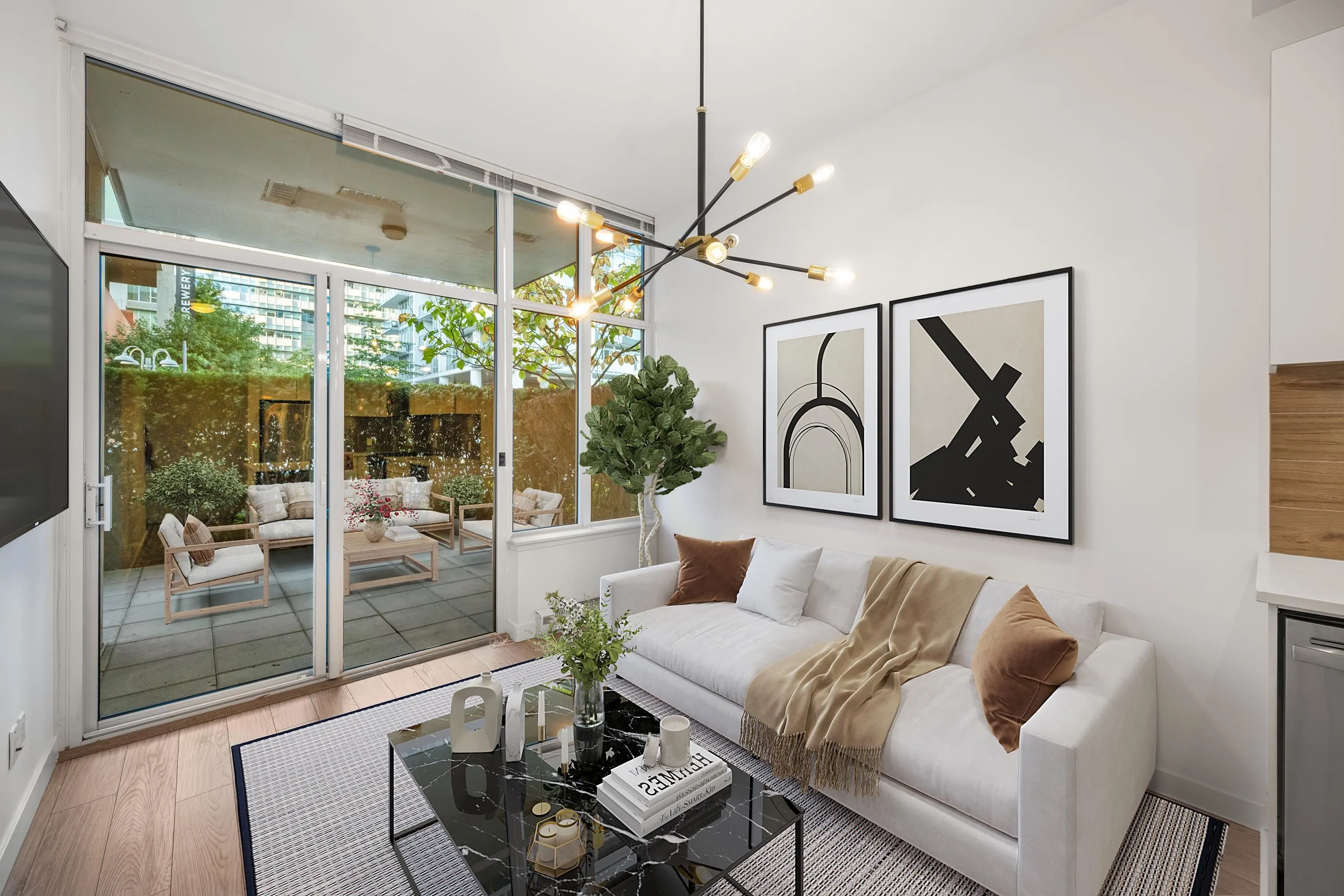 102 200 Nelson's Crescent