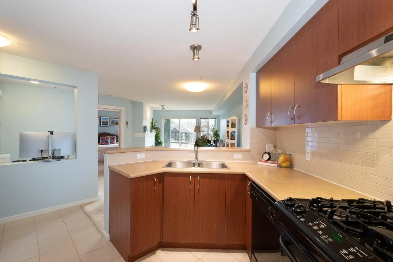 213 9098 Halston Court