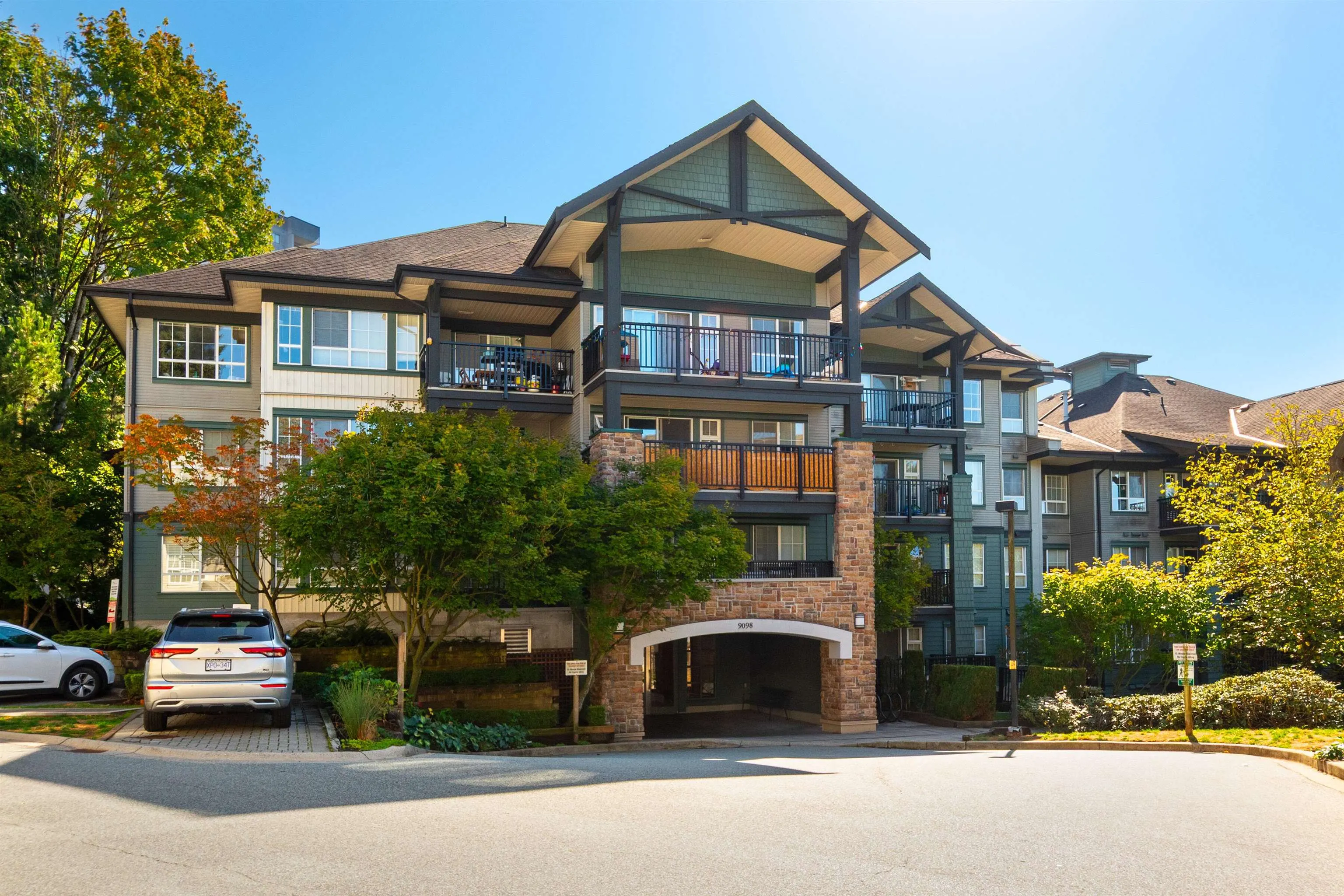 213 9098 Halston Court