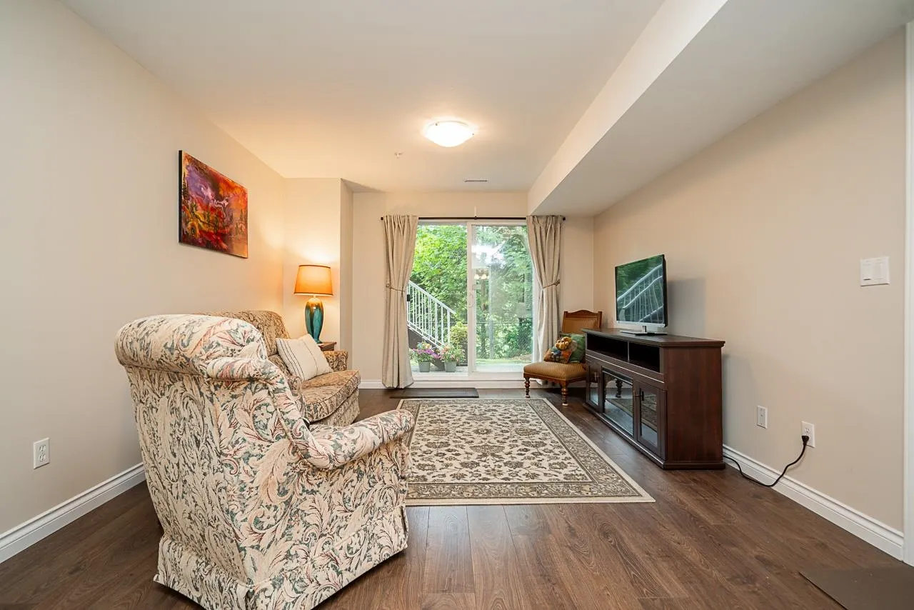 12 1108 Riverside Close