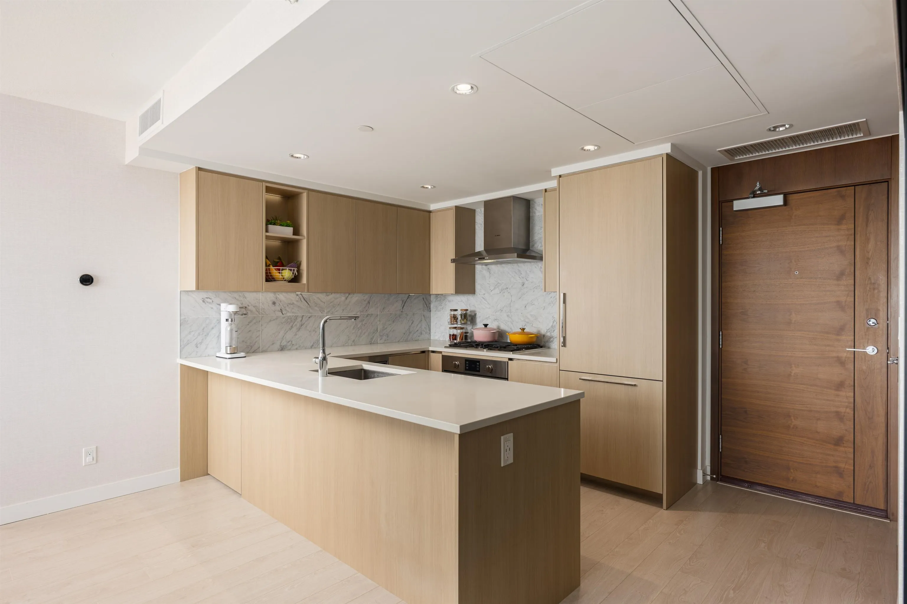 3808 4720 Lougheed Highway