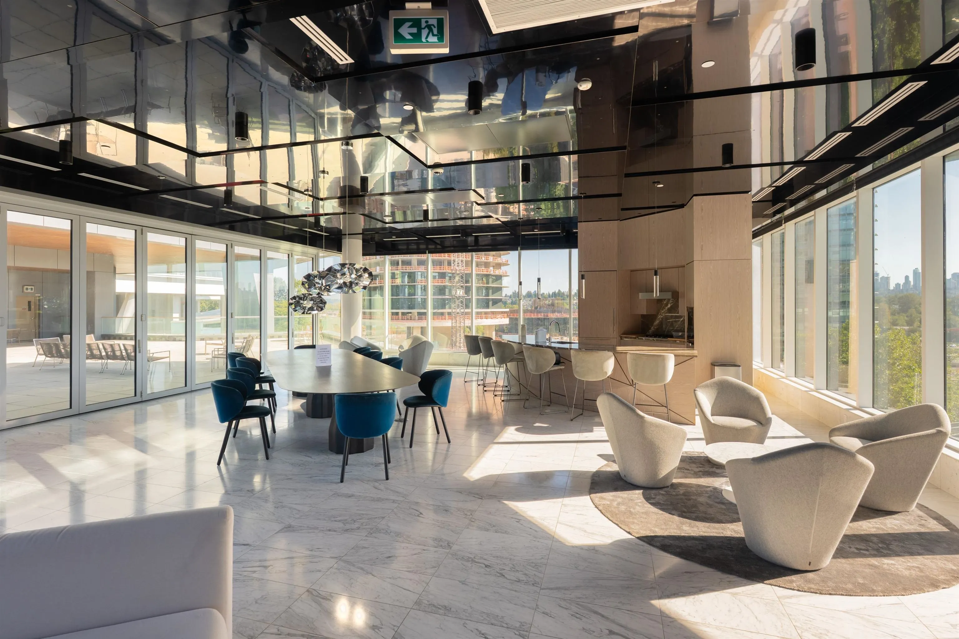 3808 4720 Lougheed Highway