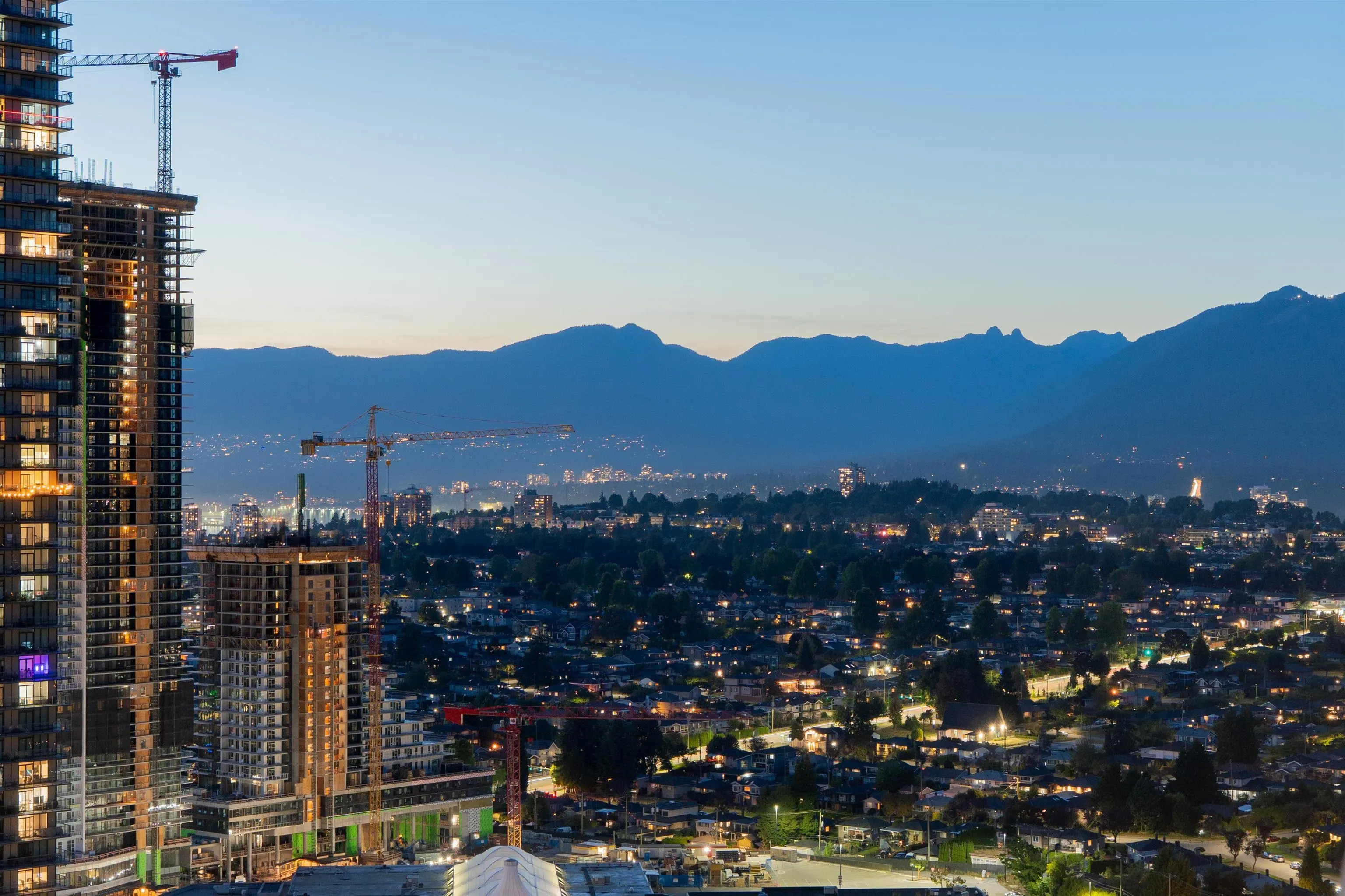 3808 4720 Lougheed Highway