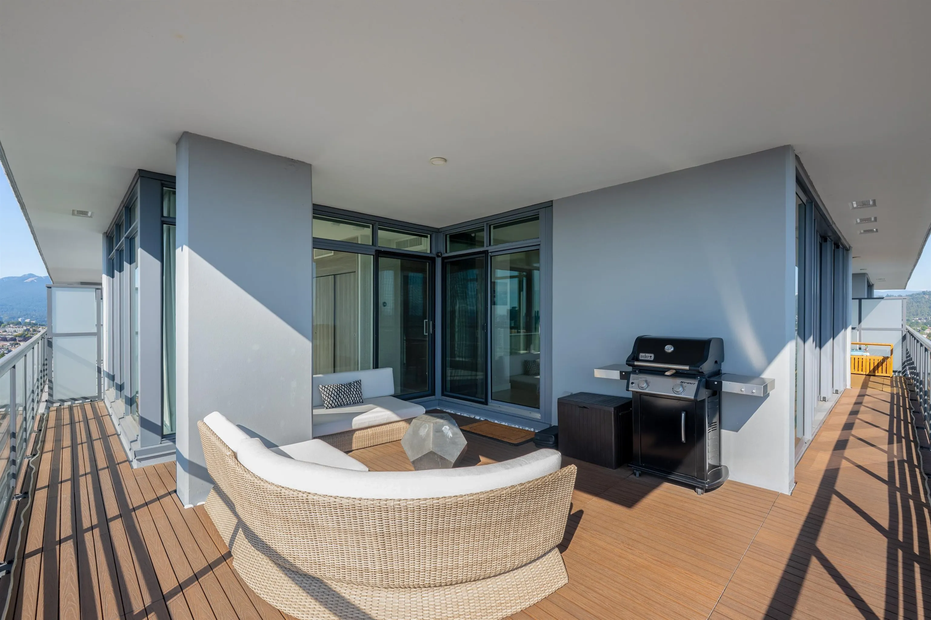 3808 4720 Lougheed Highway