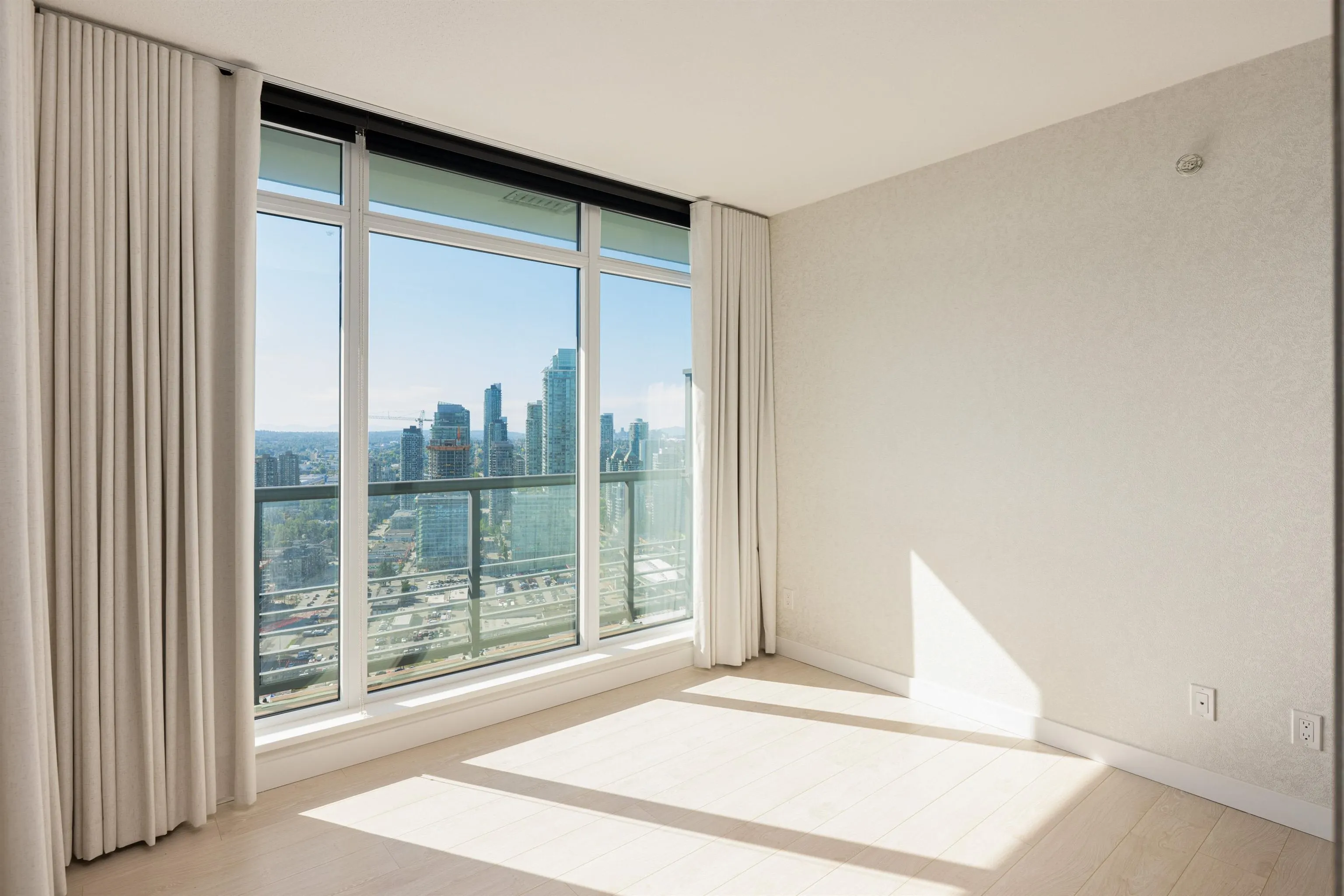 3808 4720 Lougheed Highway