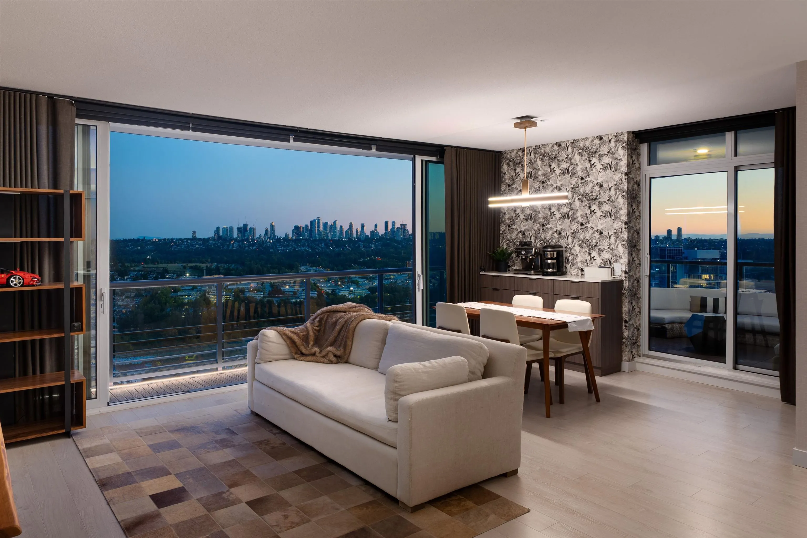 3808 4720 Lougheed Highway