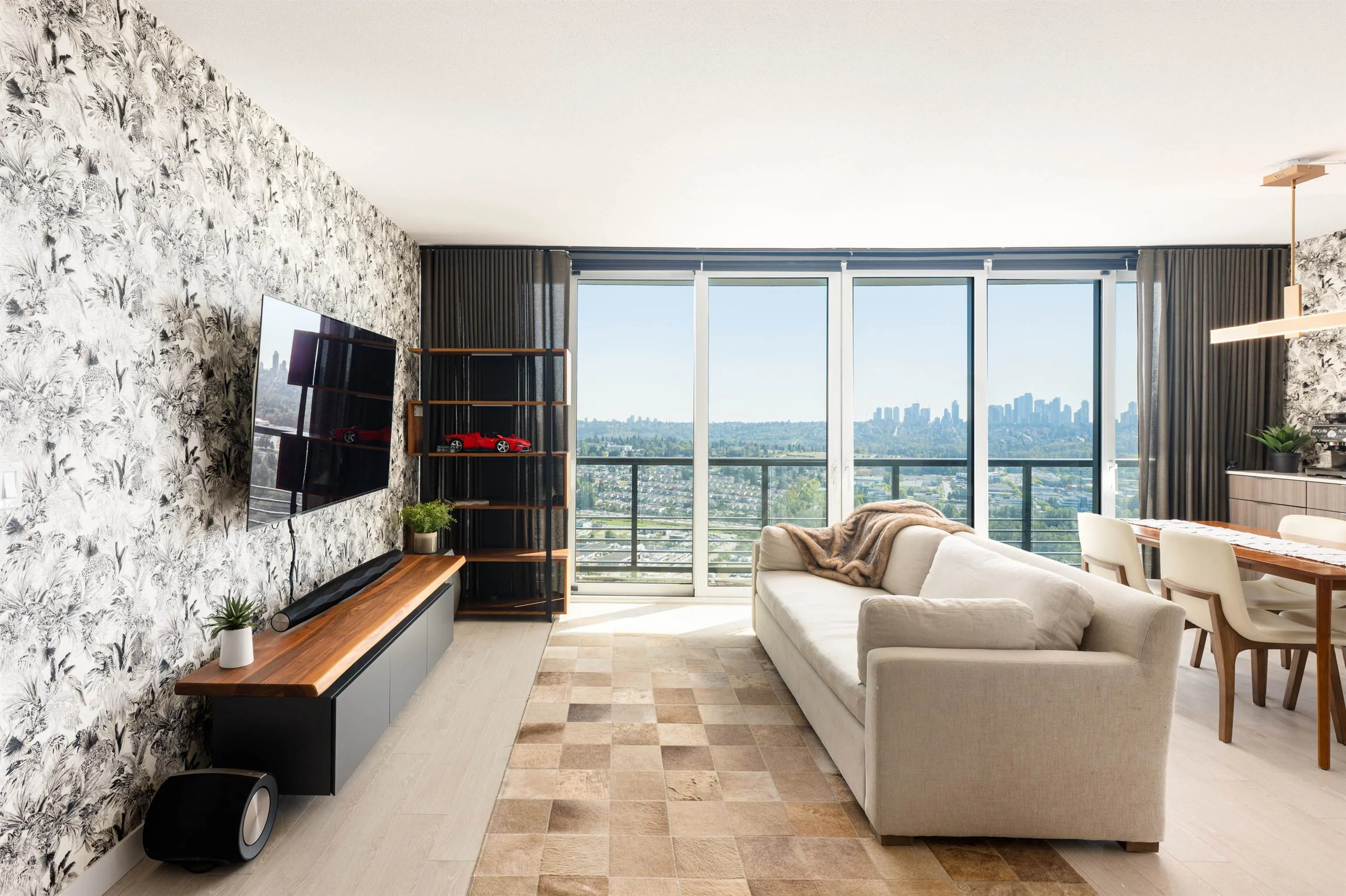 3808 4720 Lougheed Highway