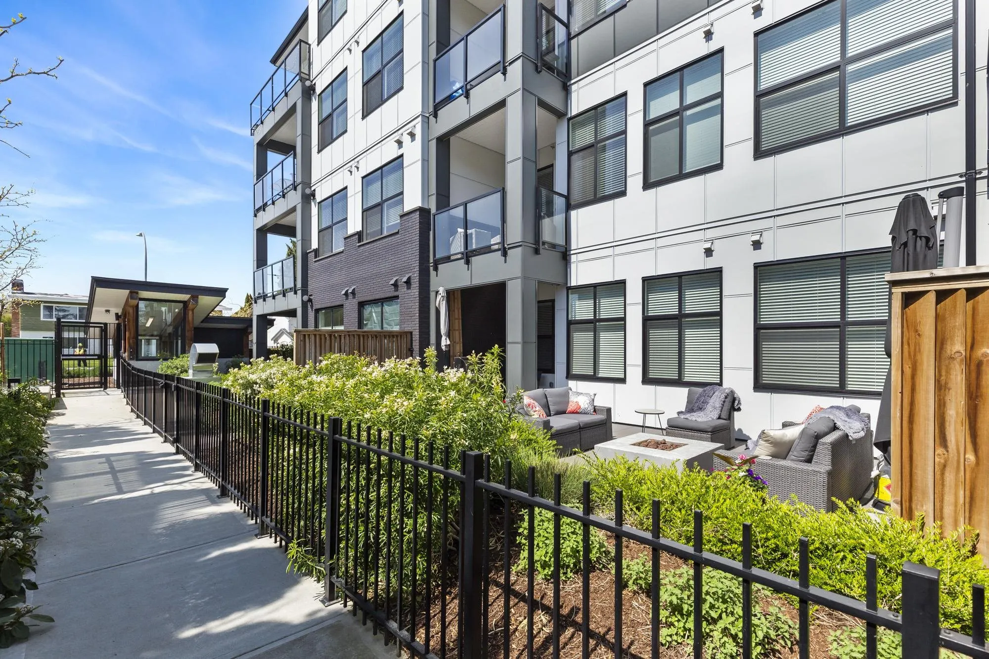 113 2120 Gladwin Road