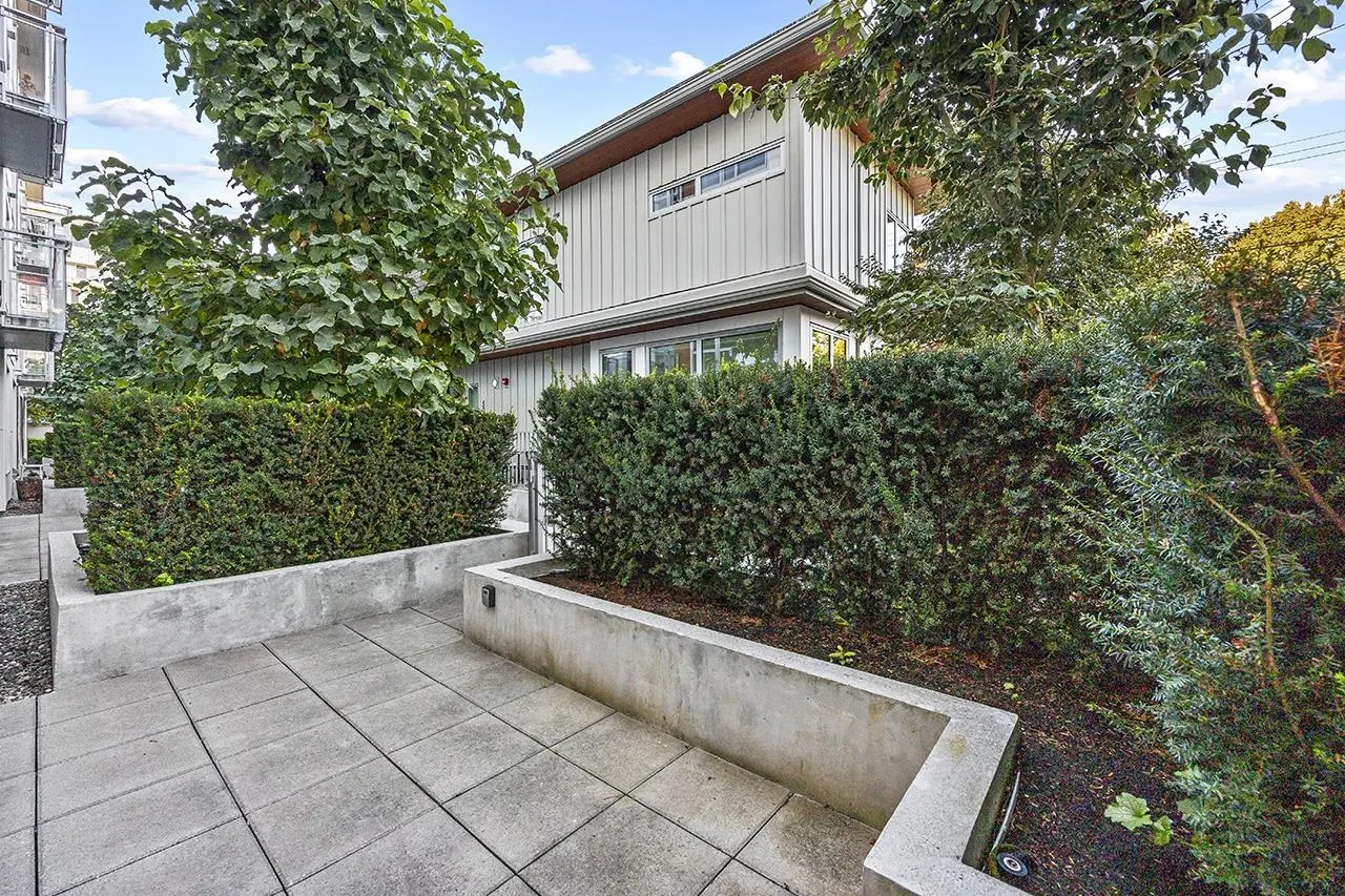 104 5058 Cambie Street