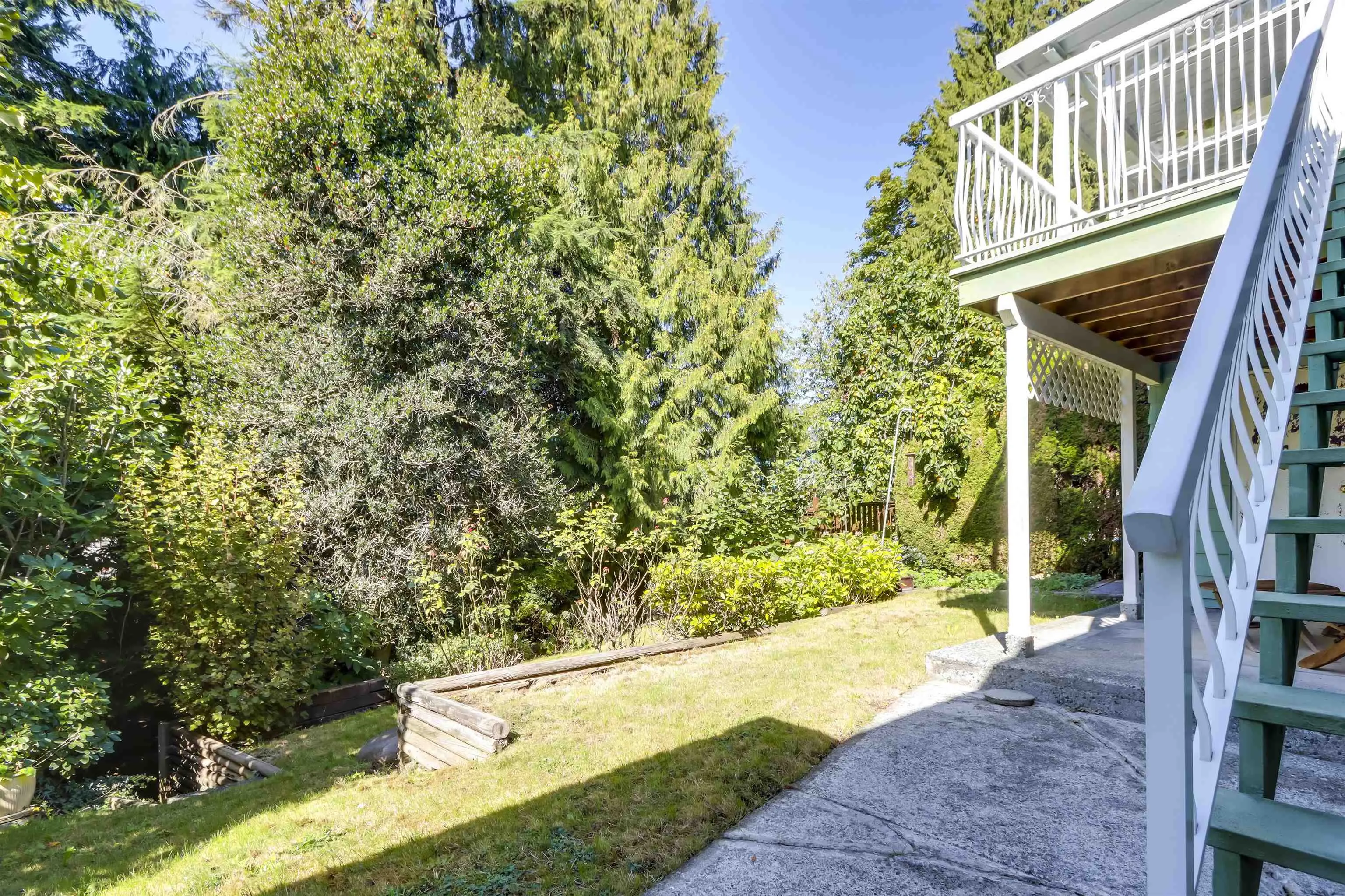 2141 Dauphin Place