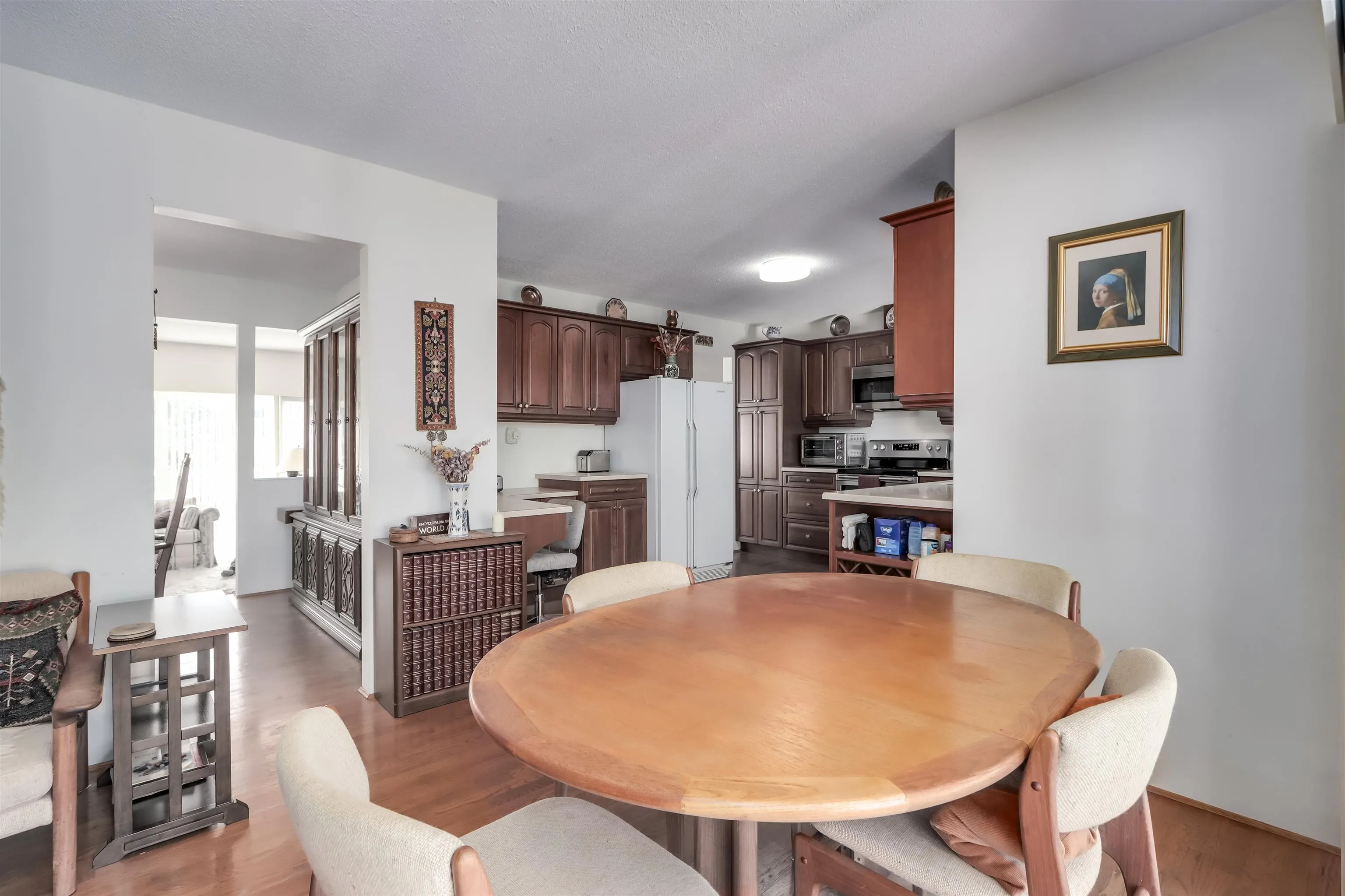 2141 Dauphin Place