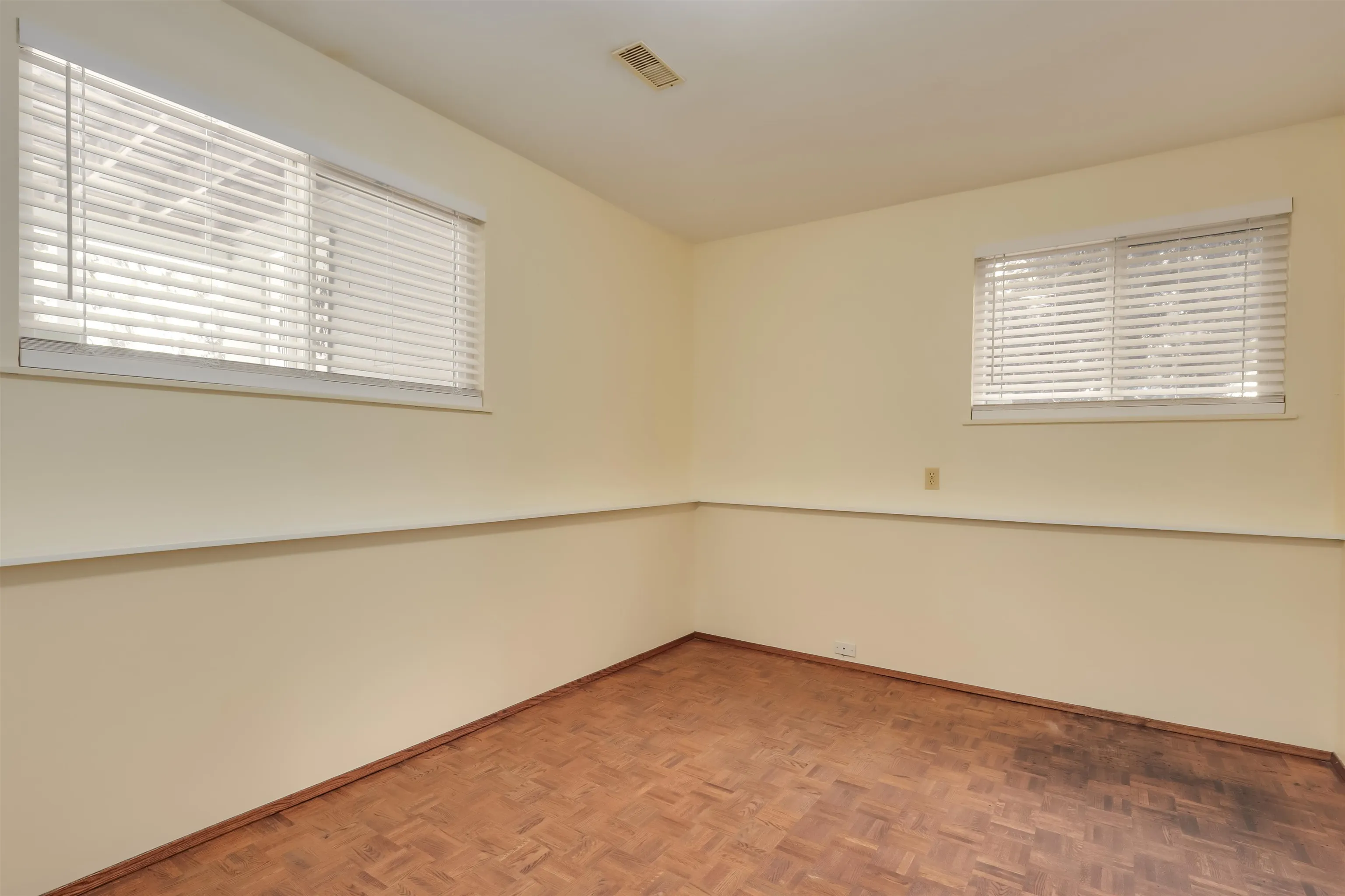 2141 Dauphin Place