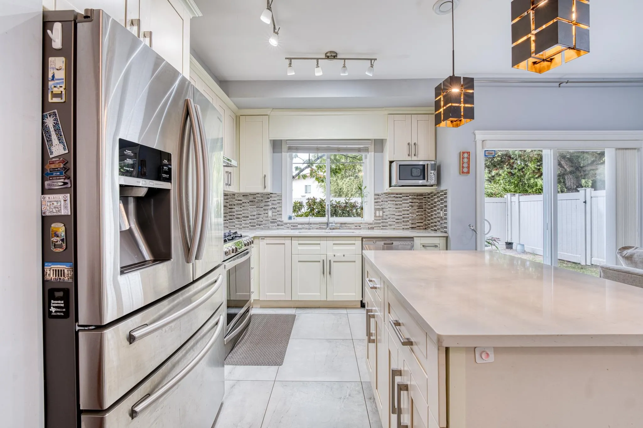 30 11393 Steveston Highway