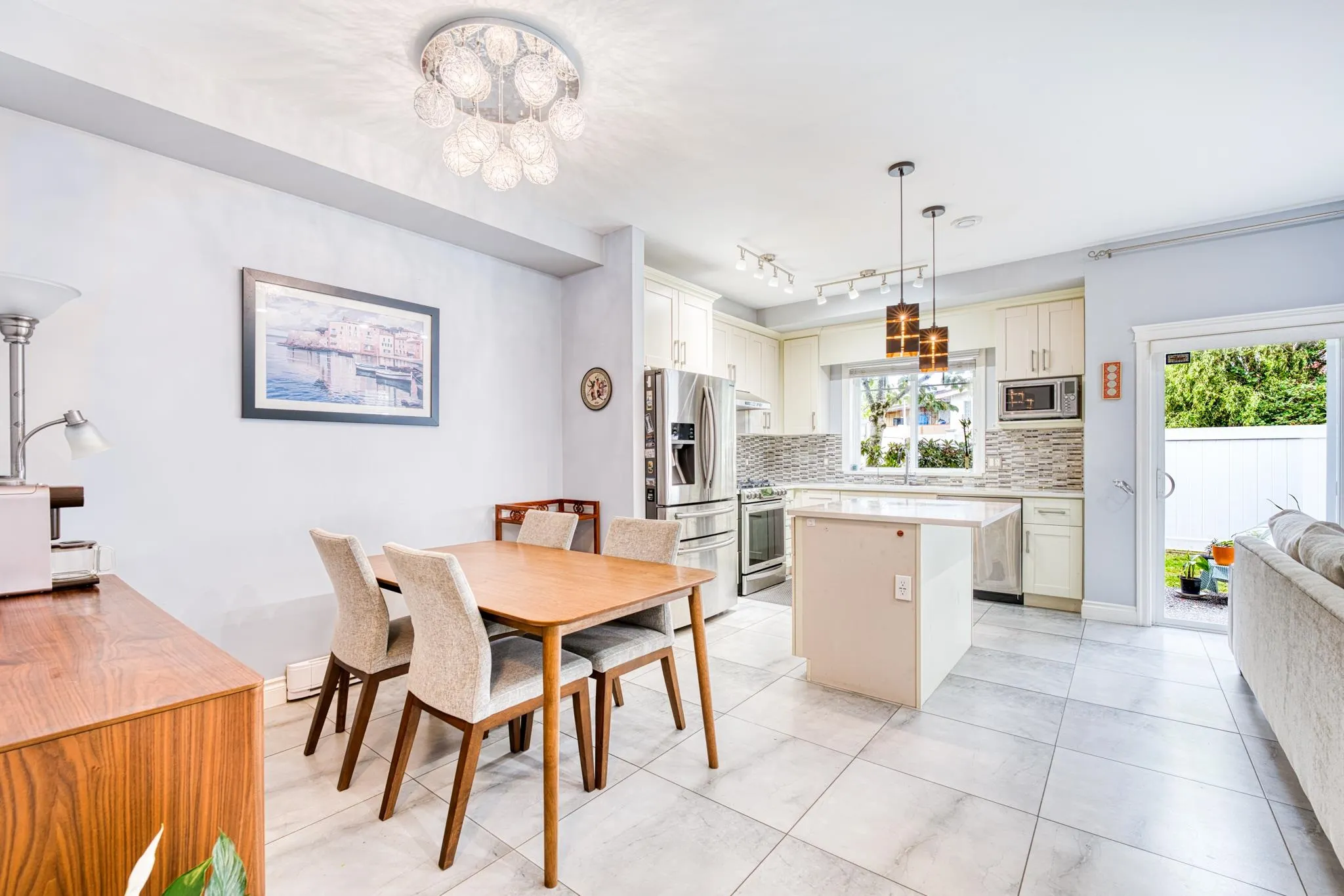 30 11393 Steveston Highway