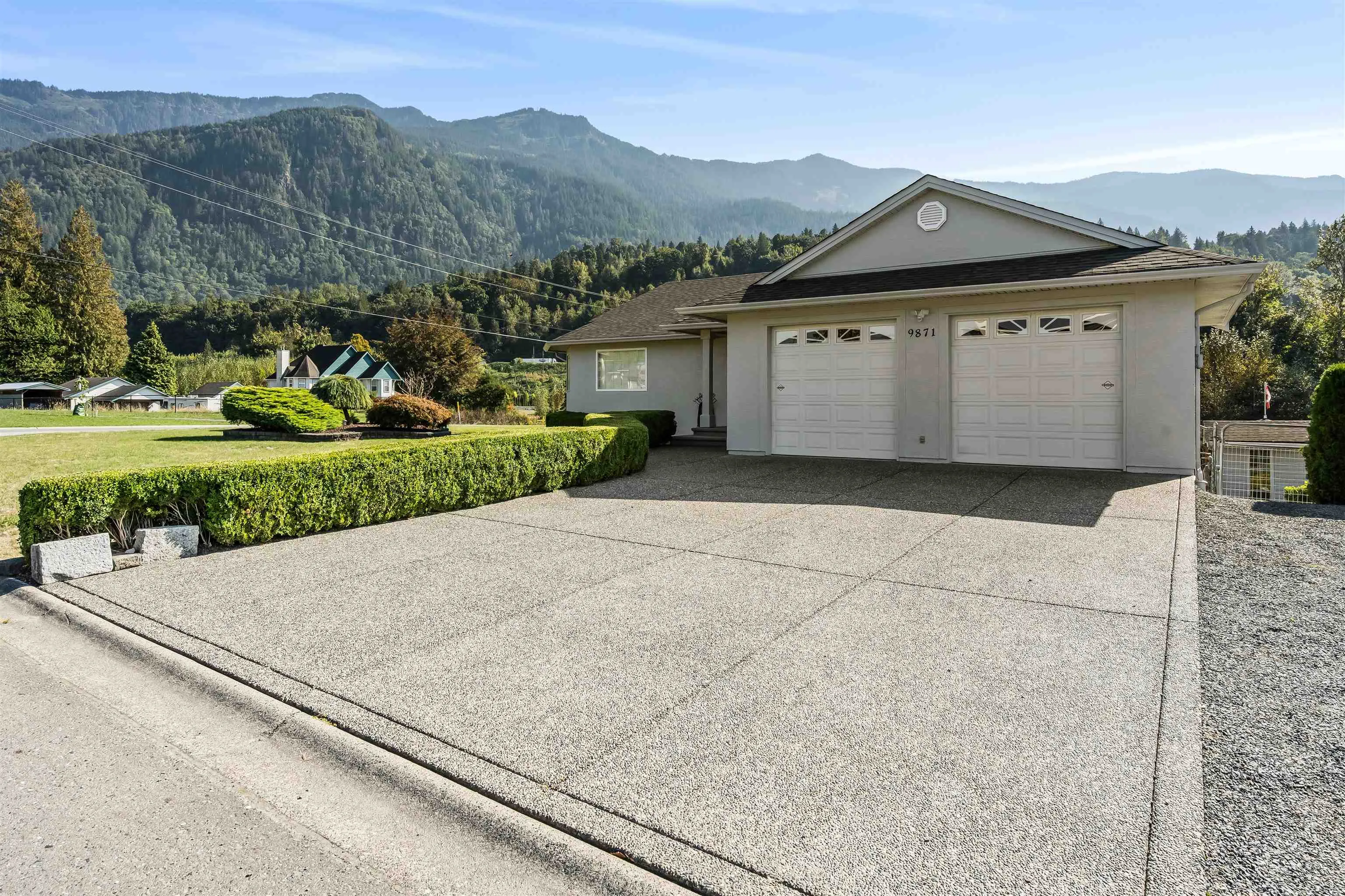 9871 Parkwood Drive