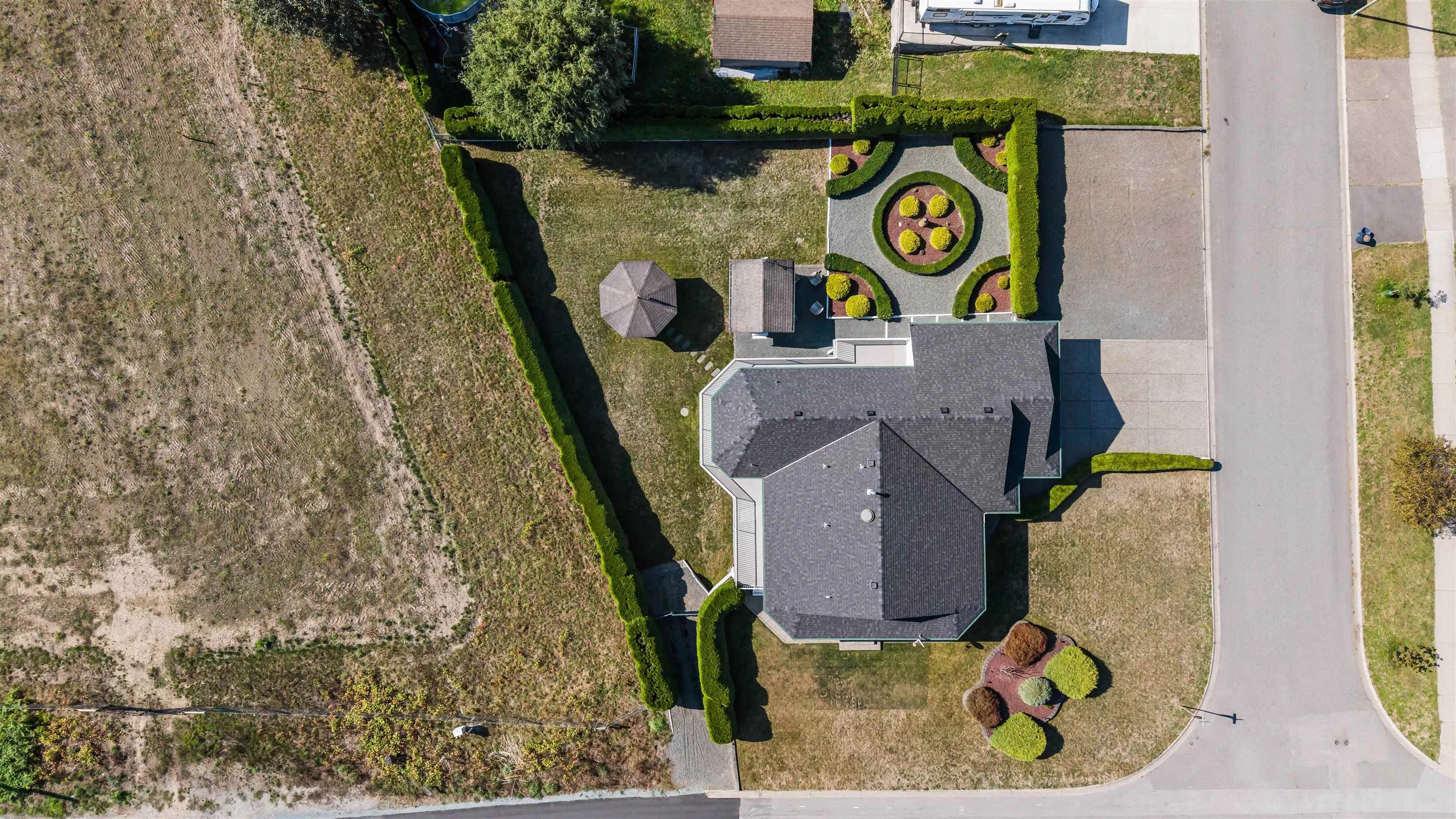 9871 Parkwood Drive