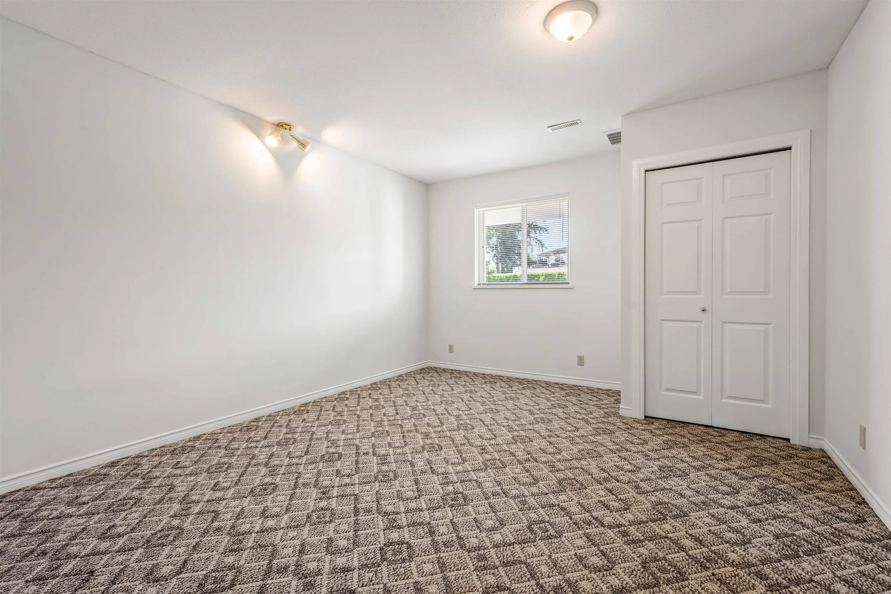 9871 Parkwood Drive
