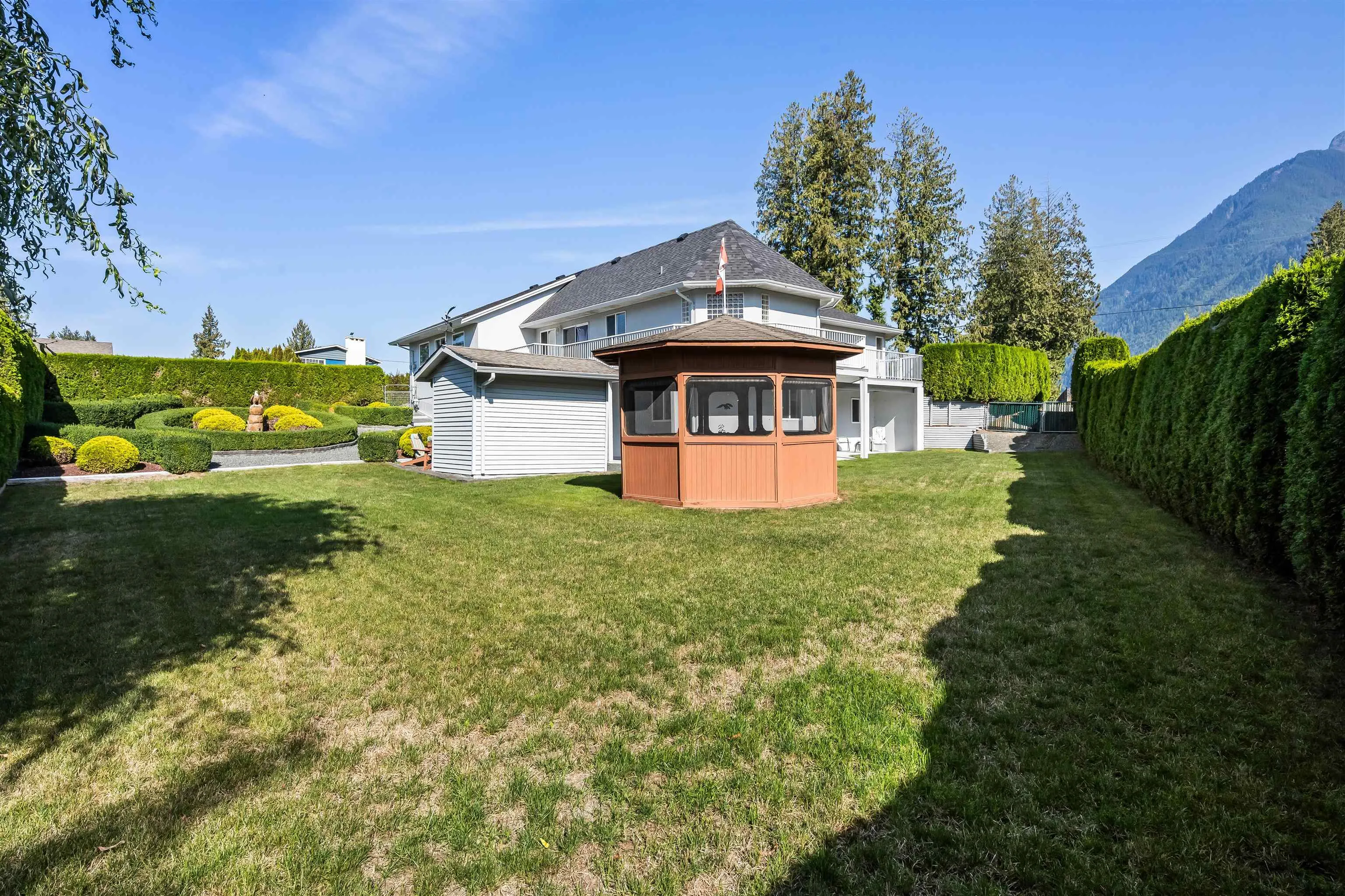 9871 Parkwood Drive