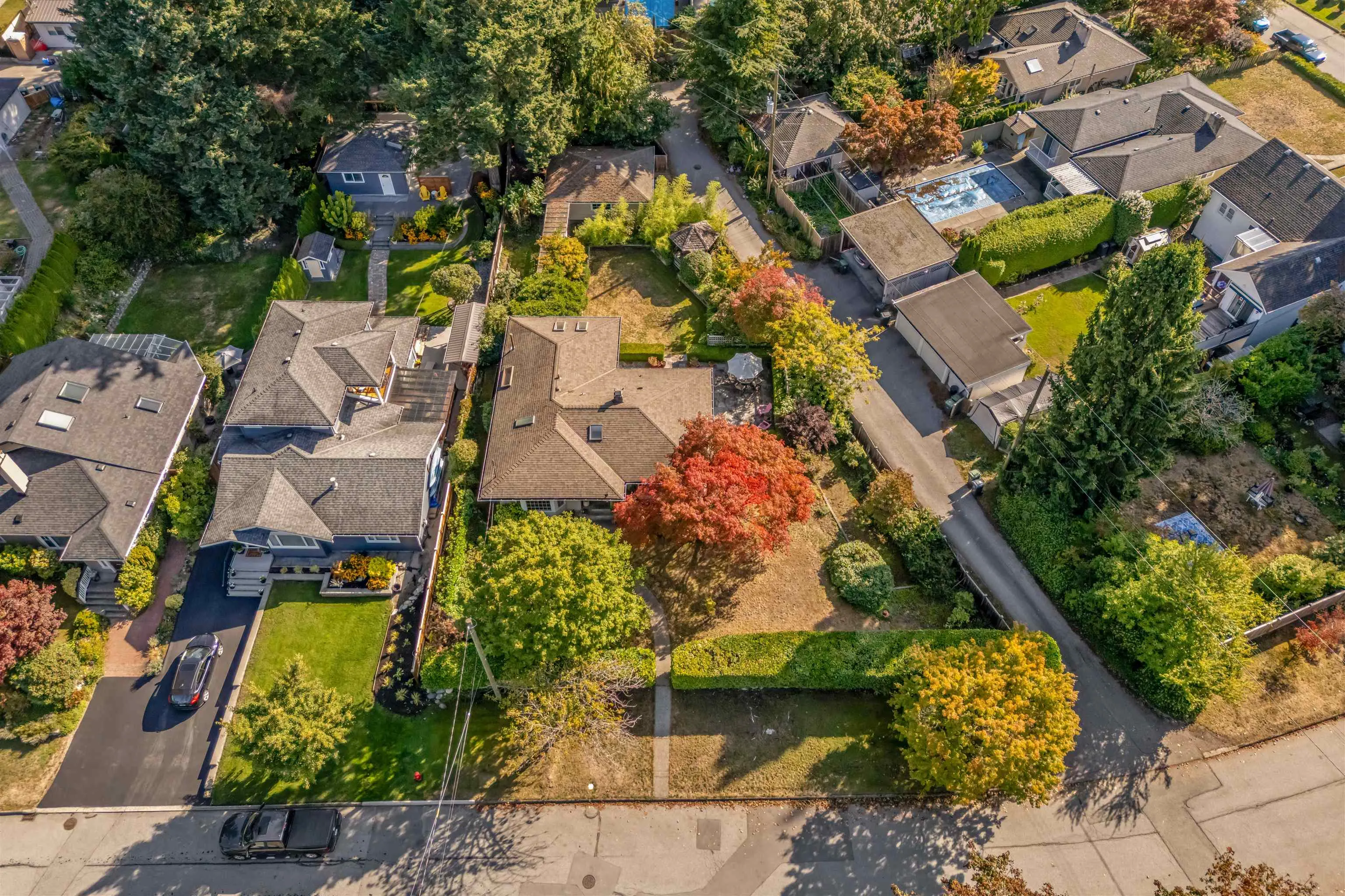 2000 Lloyd Avenue
