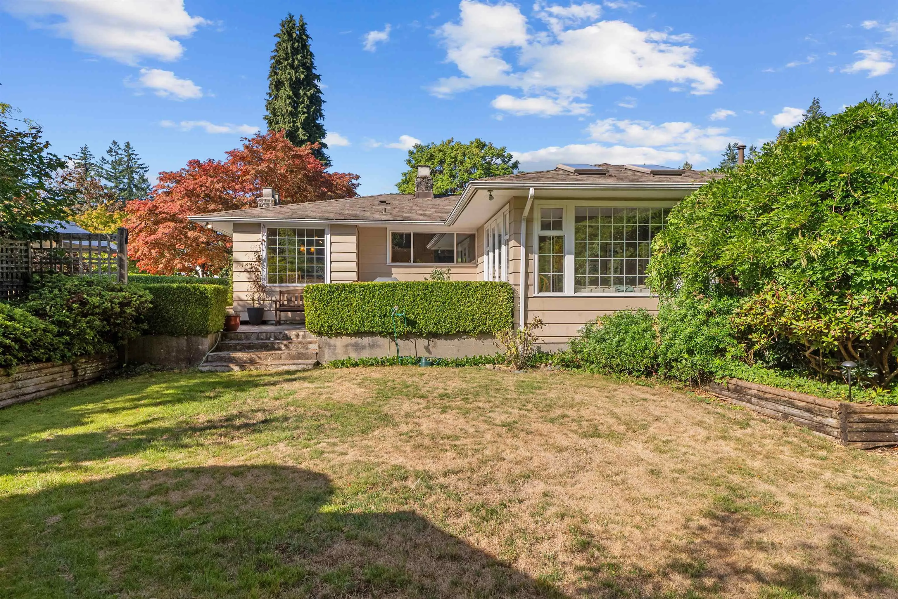 2000 Lloyd Avenue