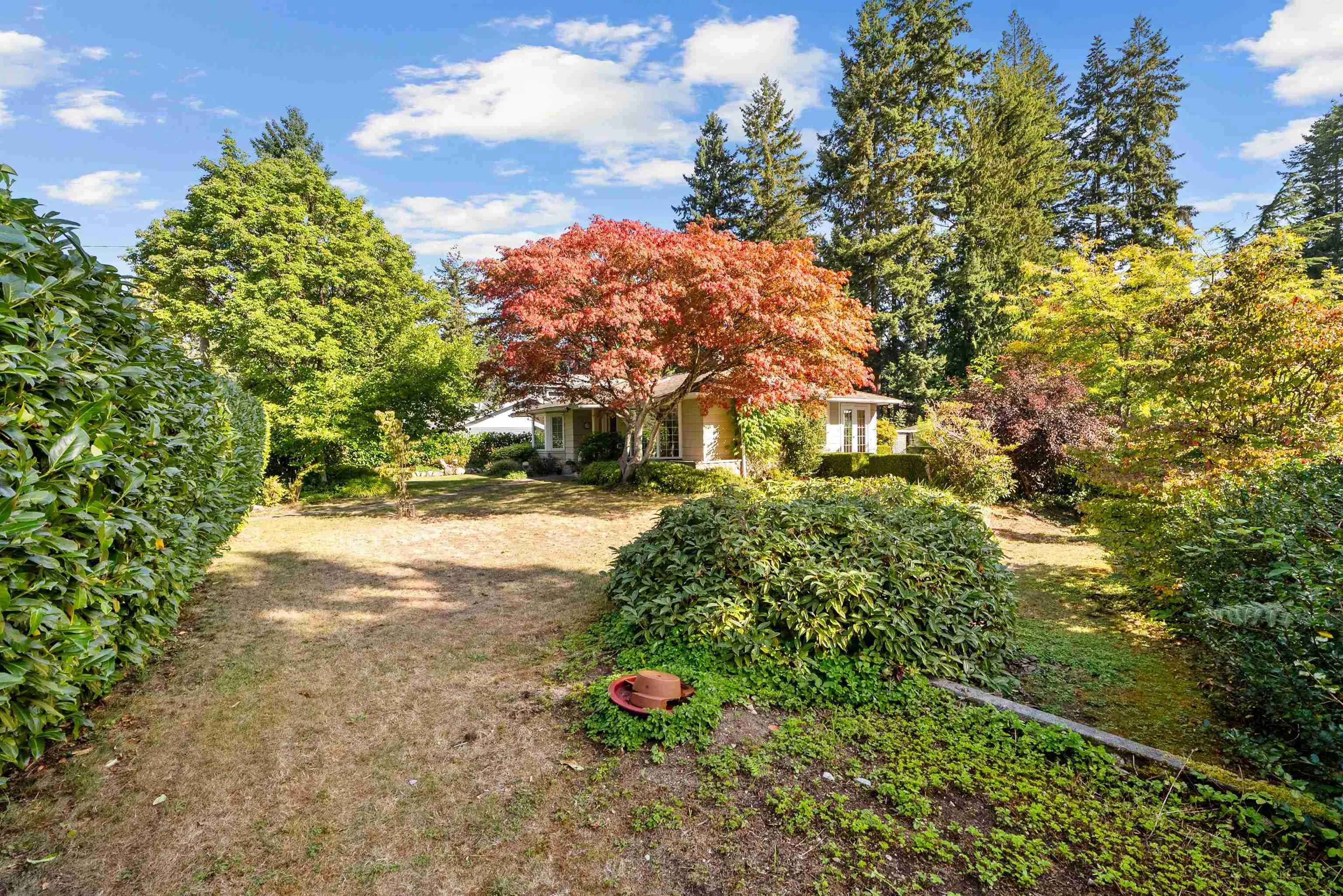 2000 Lloyd Avenue