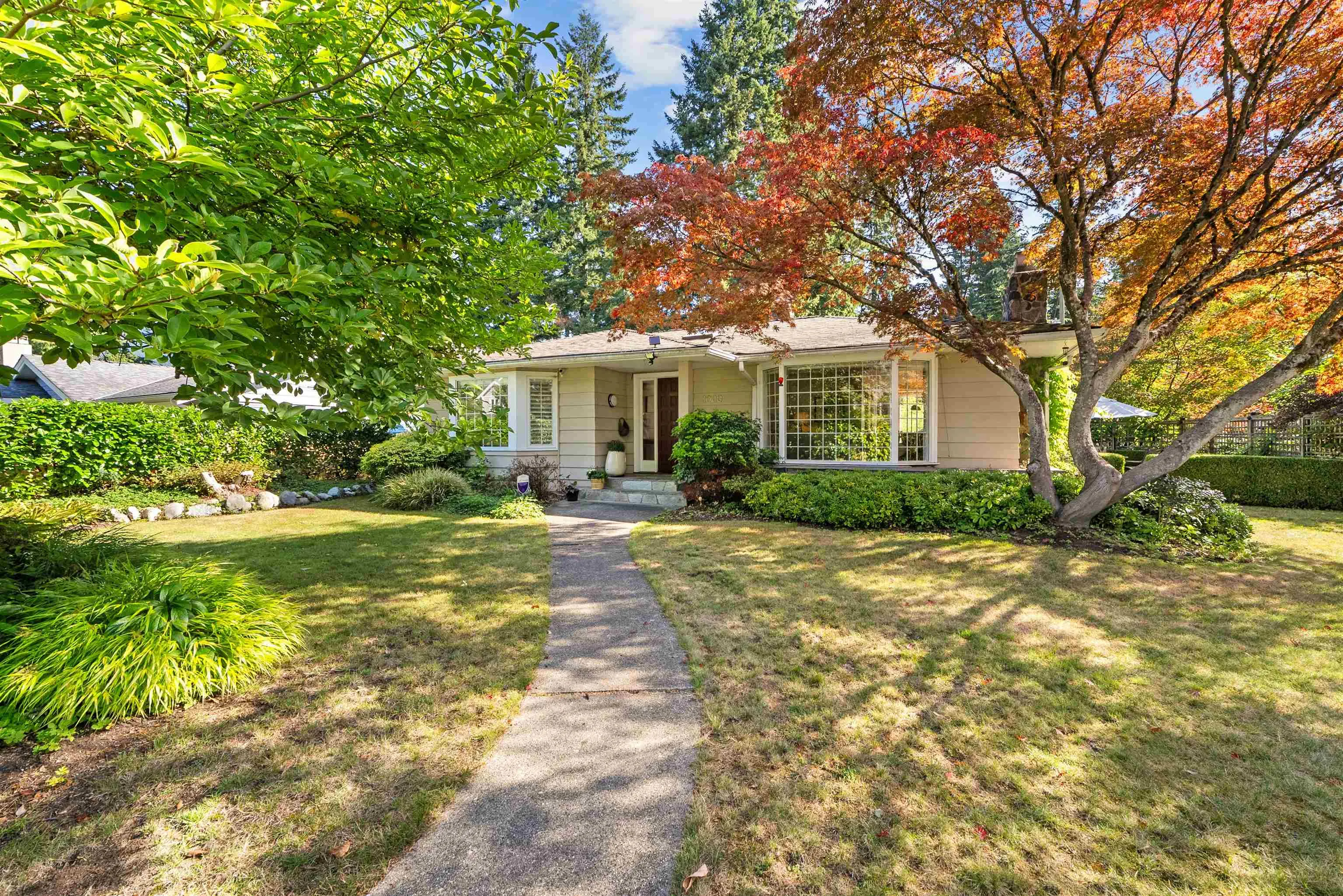 2000 Lloyd Avenue