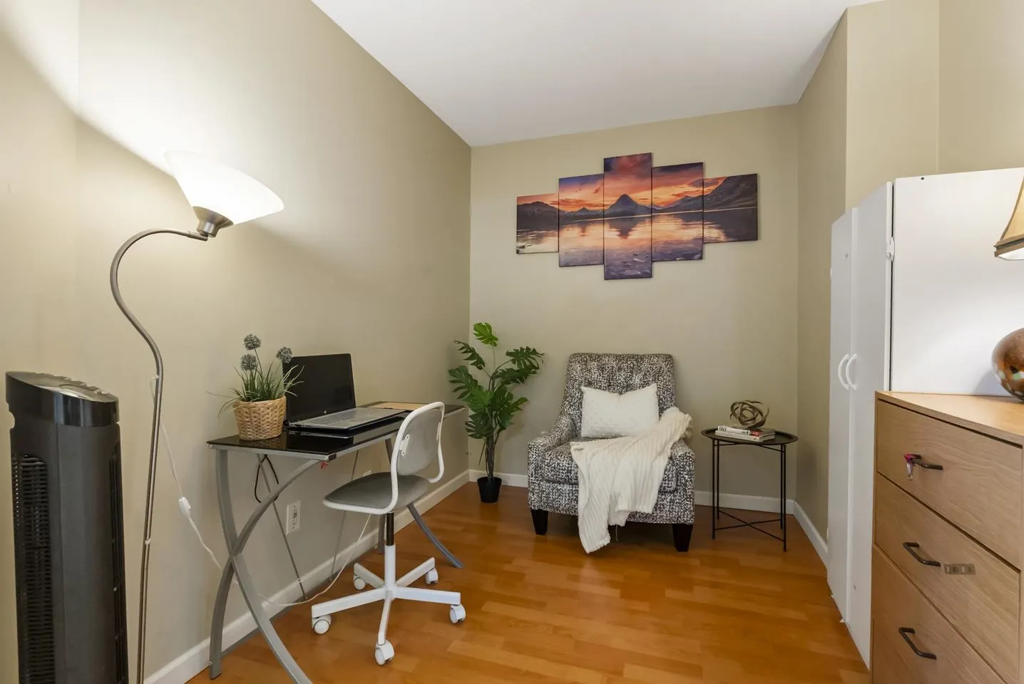 304 10523 University Drive