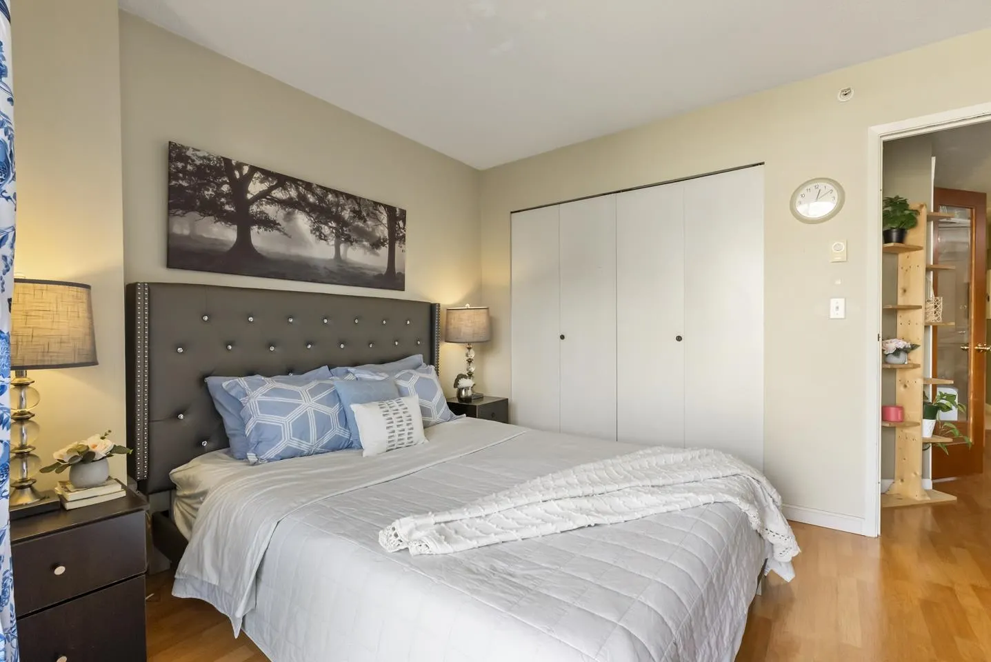304 10523 University Drive