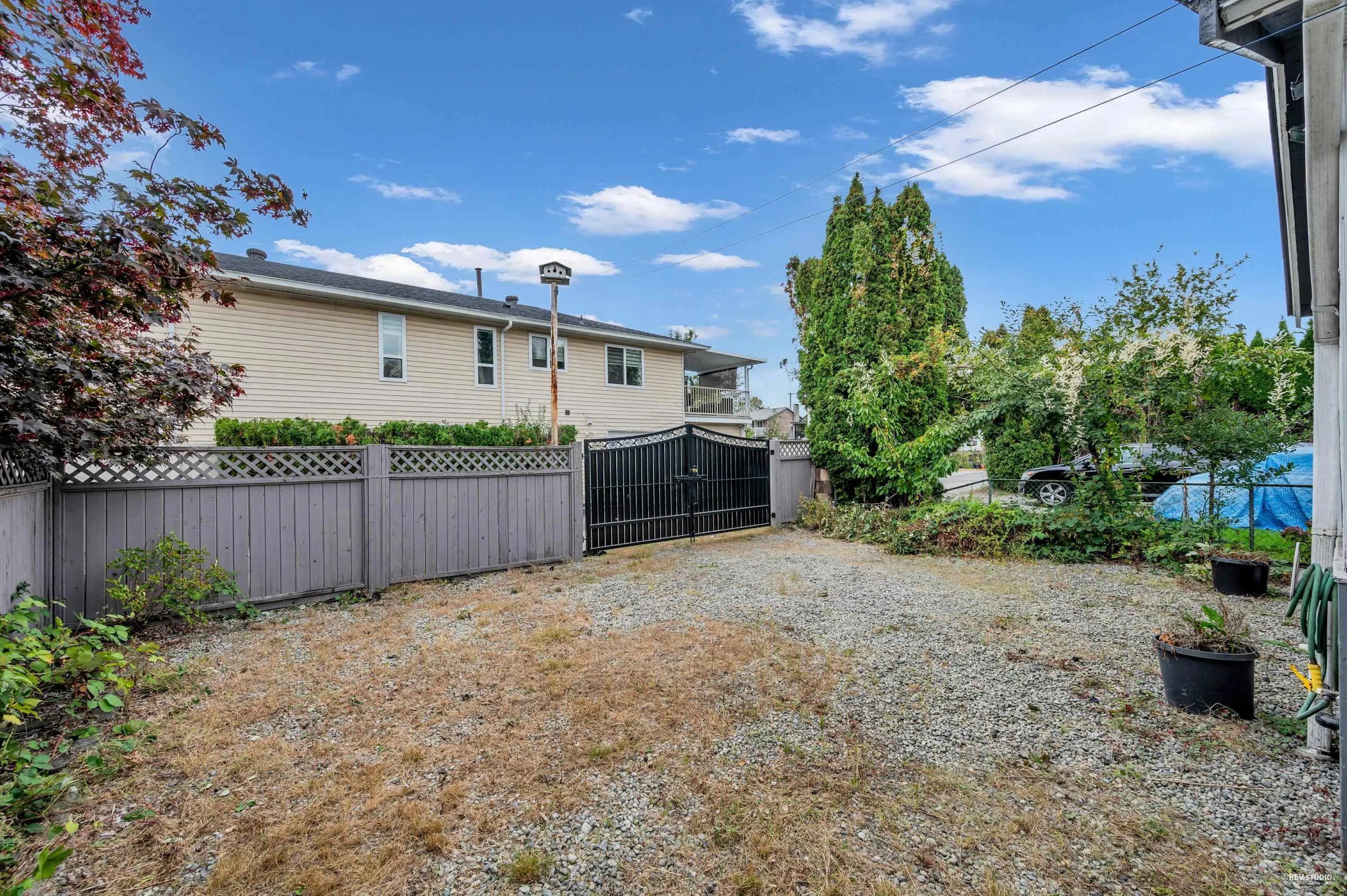 2585 Davies Avenue