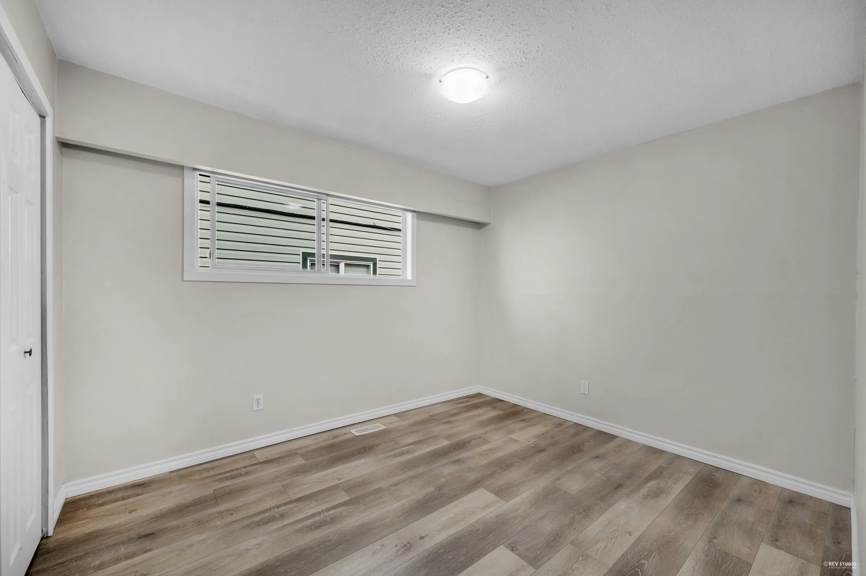 2585 Davies Avenue